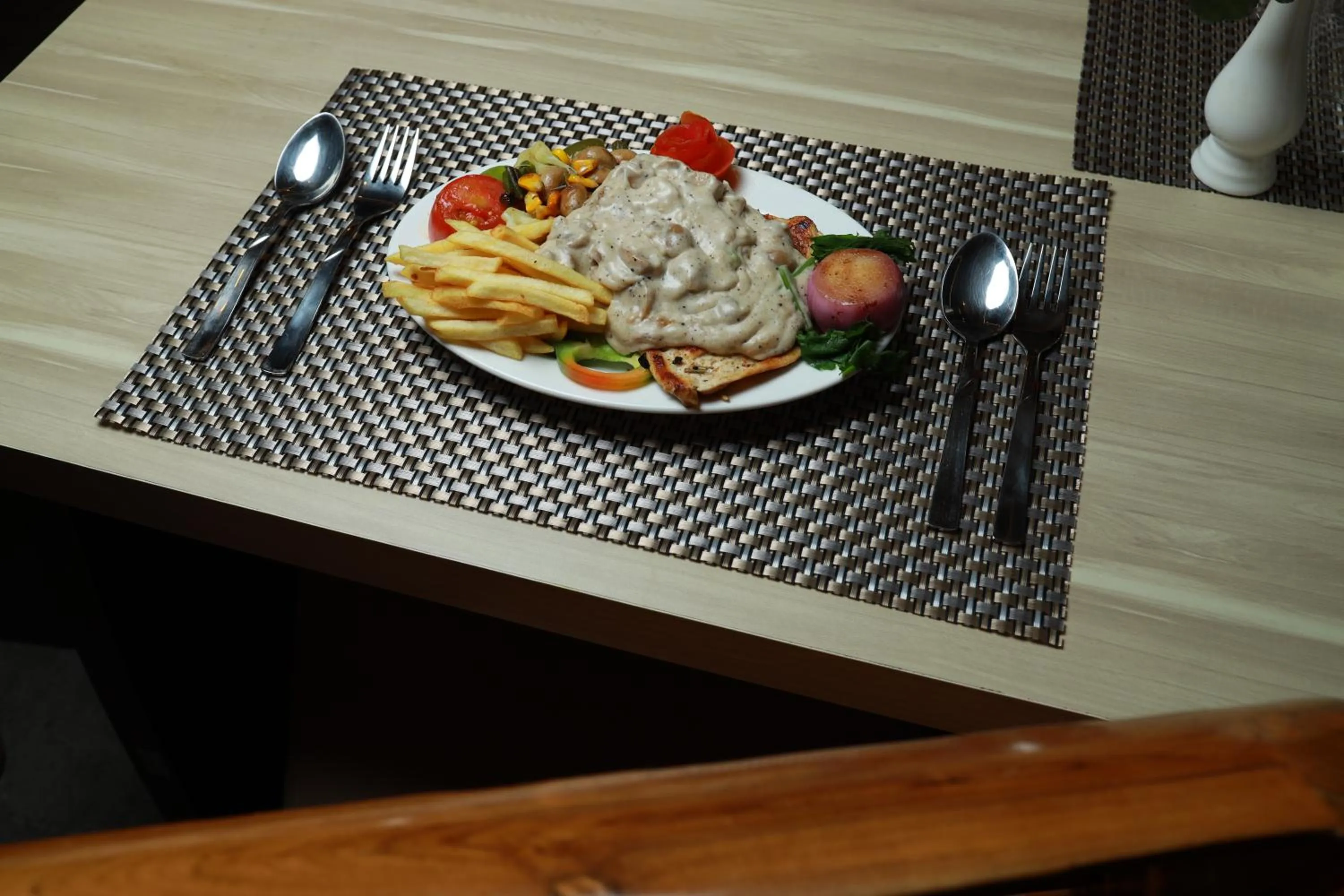 Food in Goodland Elegance