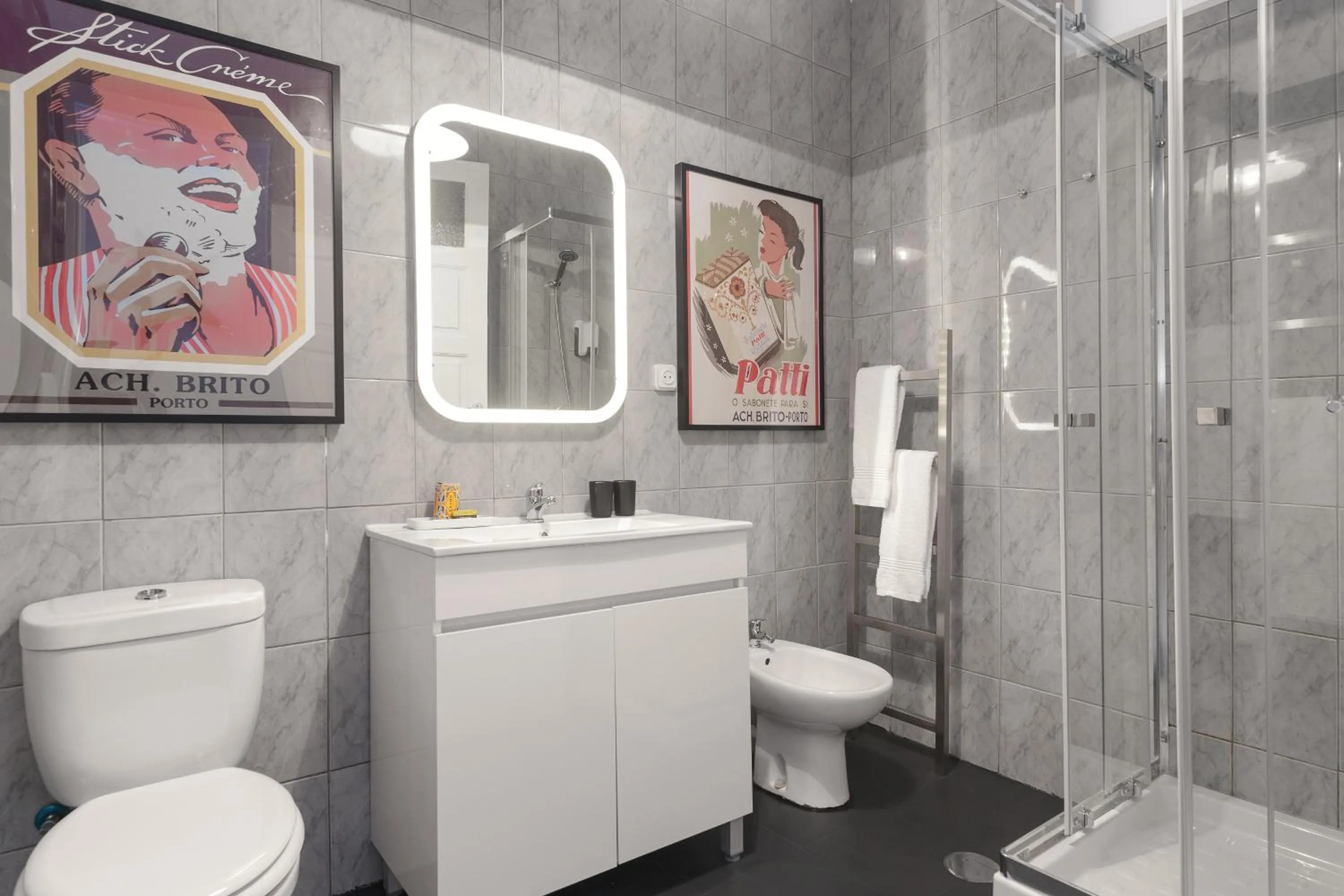 Bathroom in Oporto Chic & Cozy Studio Apartments