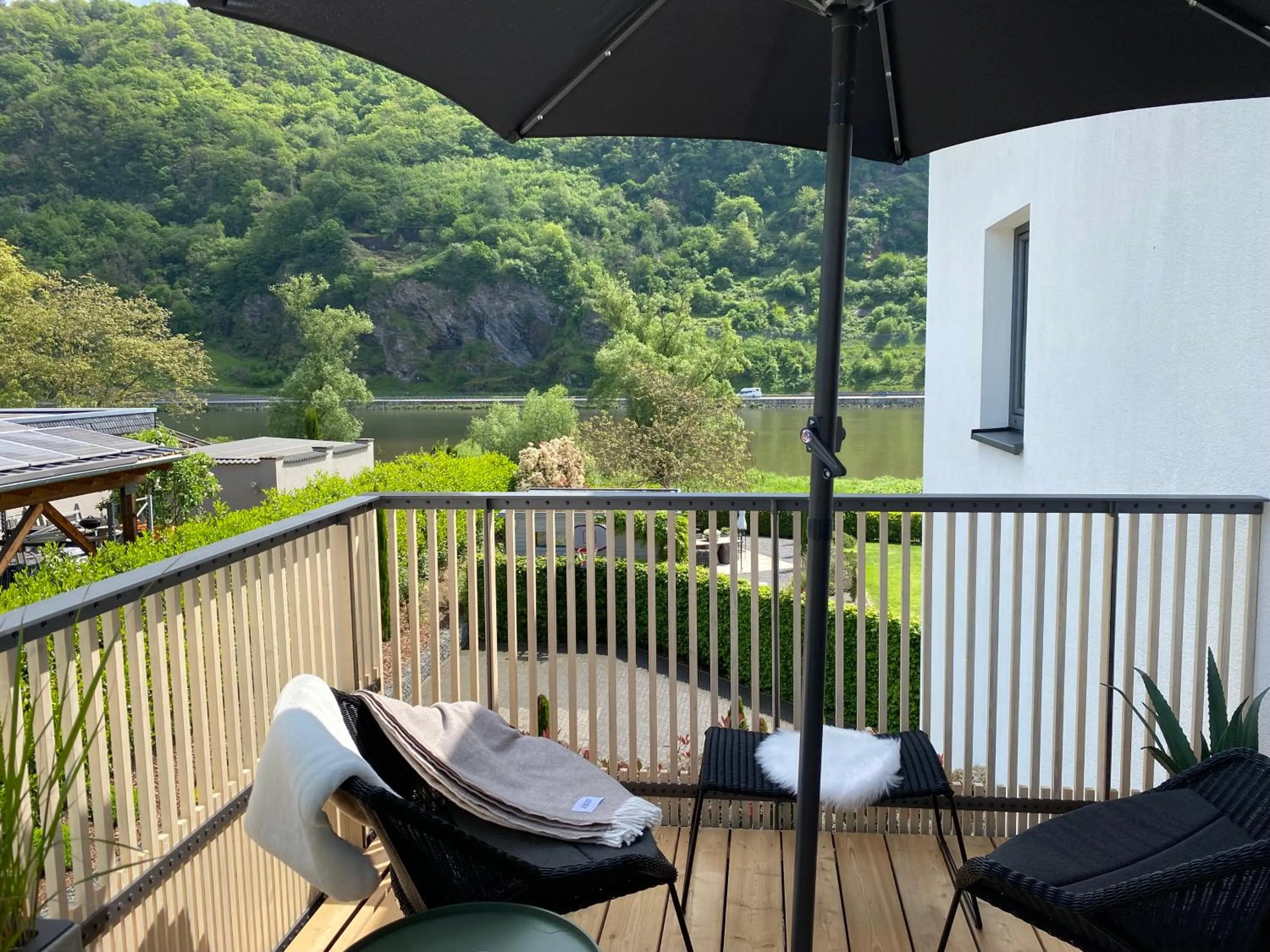 LOFT19 Neu Design Luxus Maisonette Balkon für 2 Personen