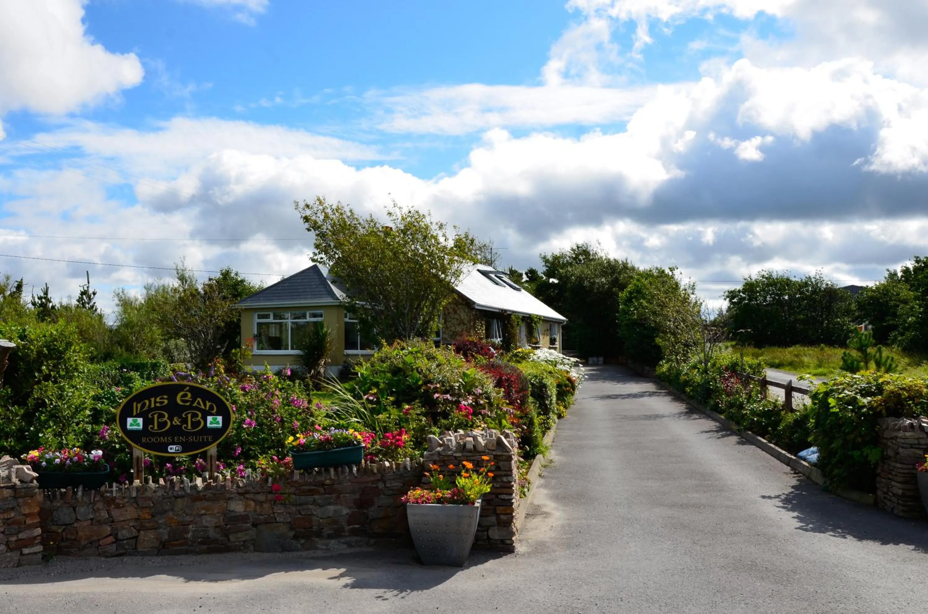 Garden in Inisean Ocean View