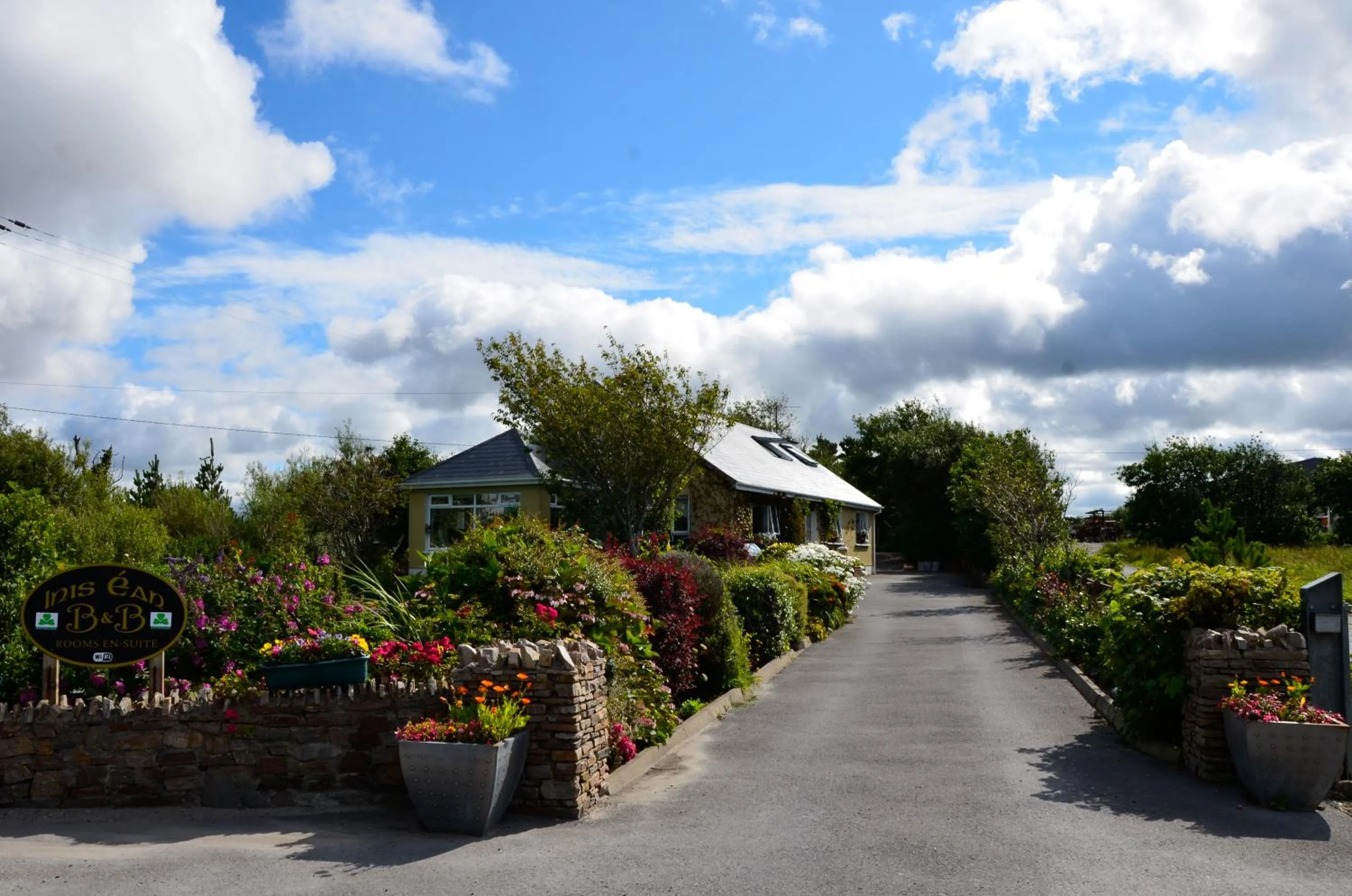 Garden in Inisean Ocean View