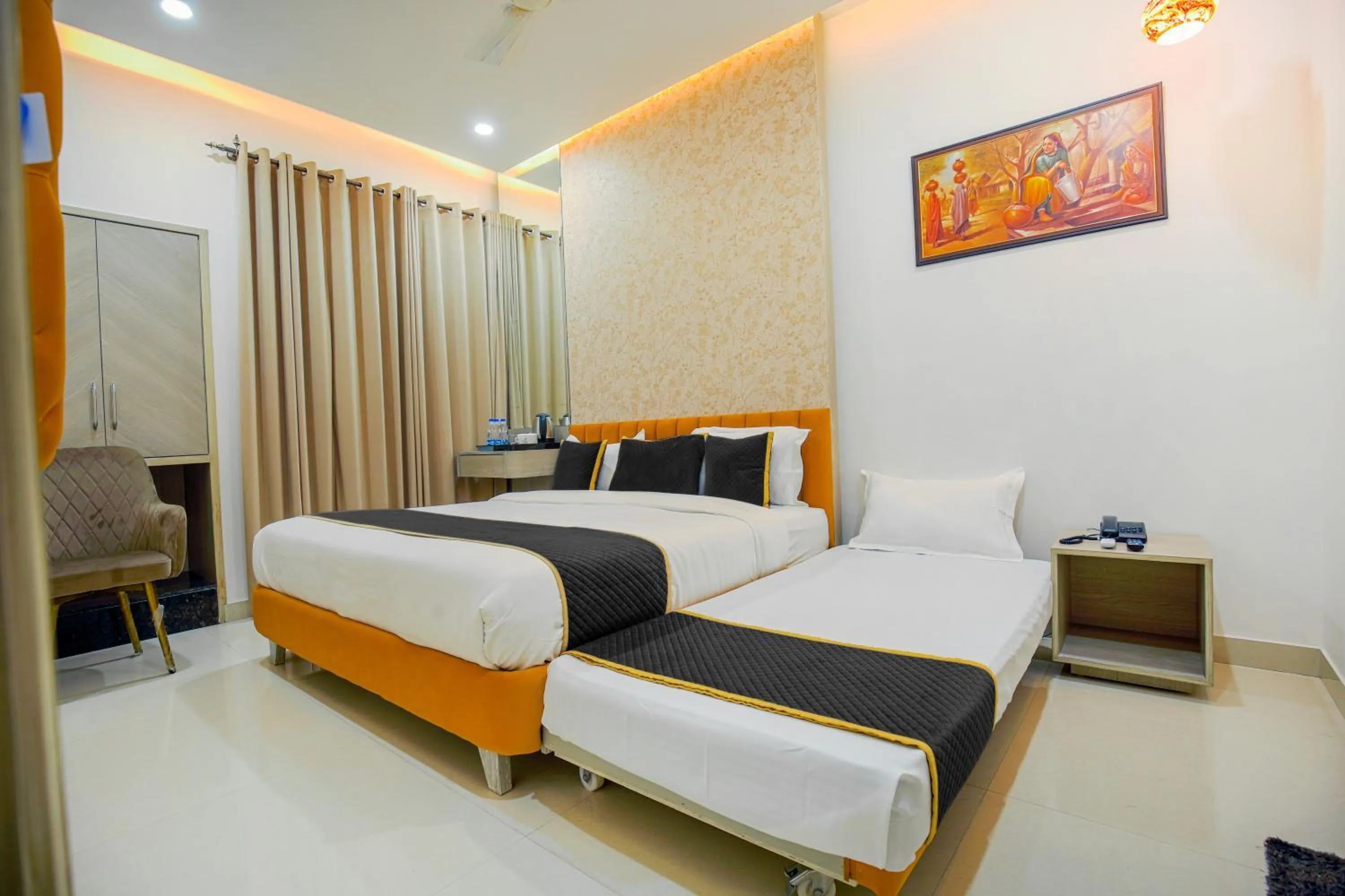 Bed in Hotel Golden Stay