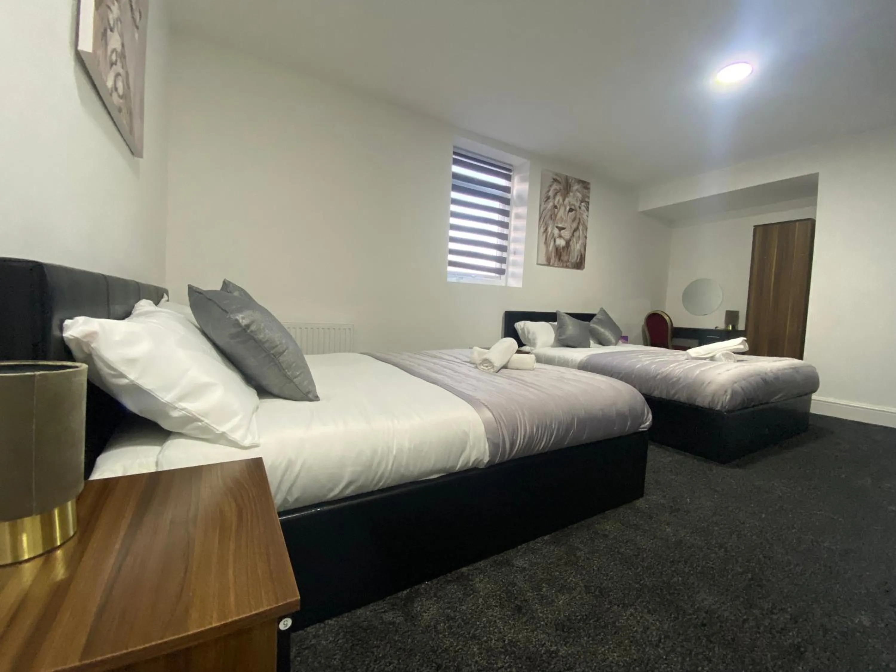 Bedroom, Bed in Hotel Royal