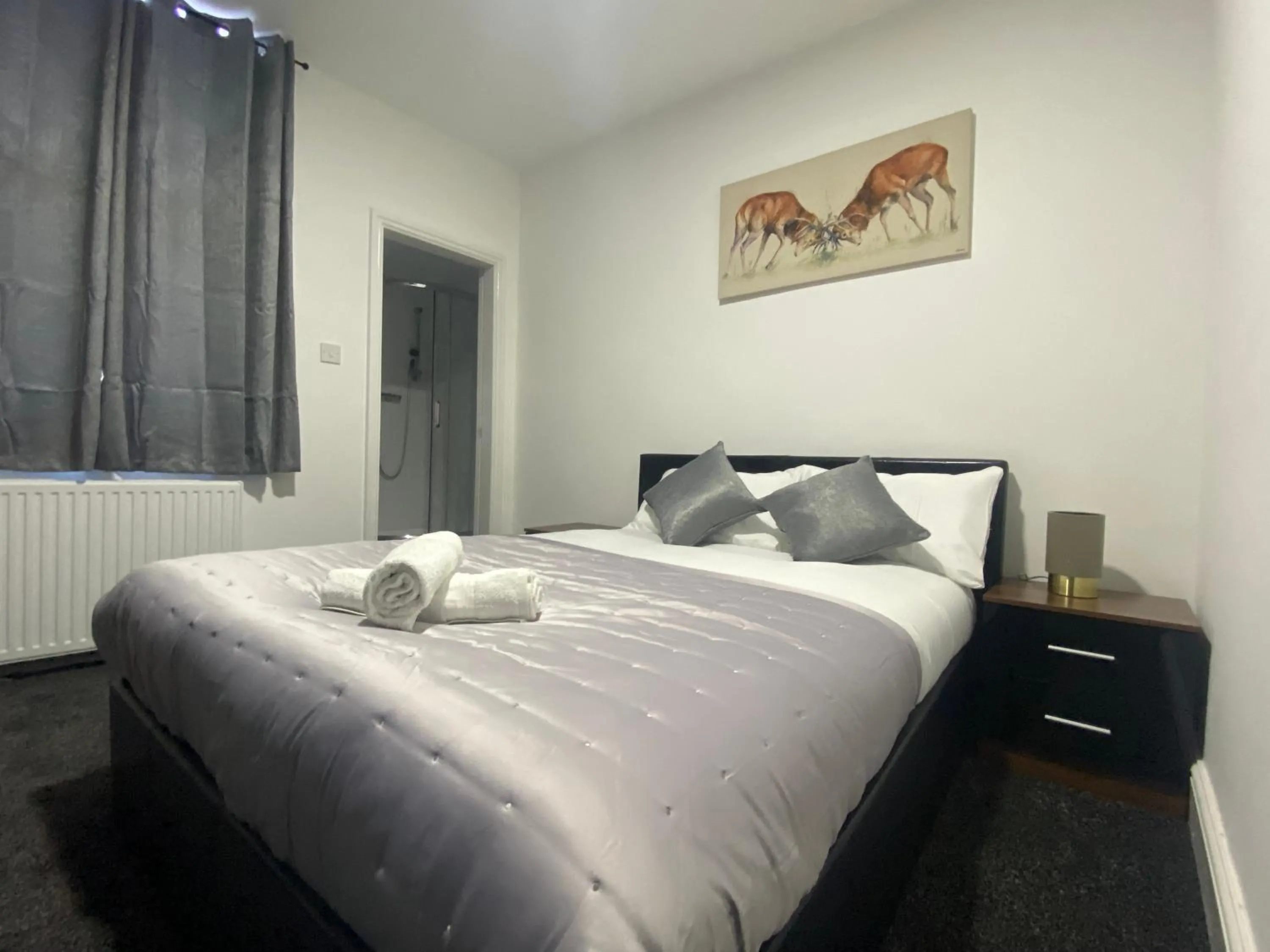 internet, Bed in Hotel Royal