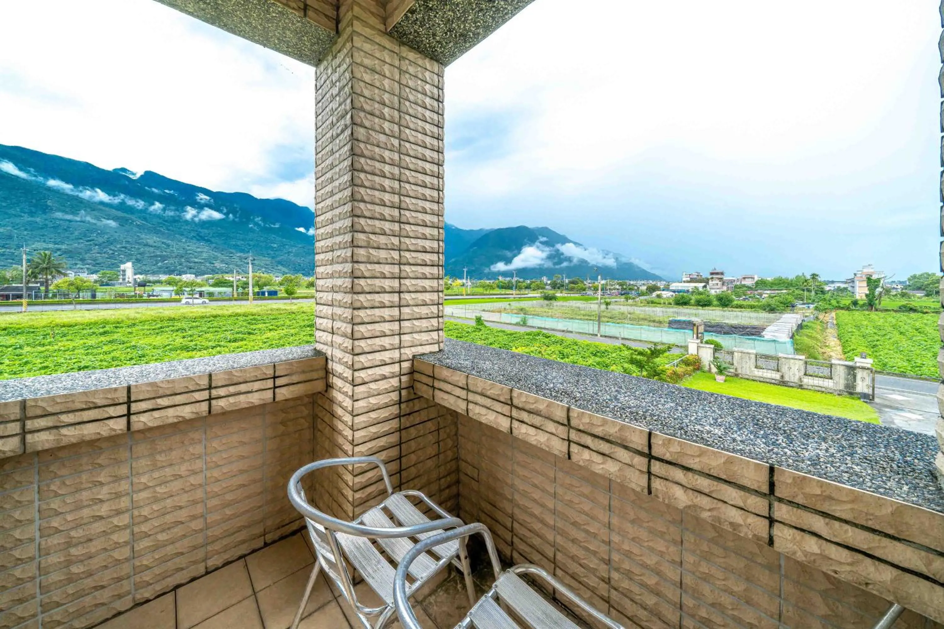 Balcony/Terrace in Evergreen Garden House