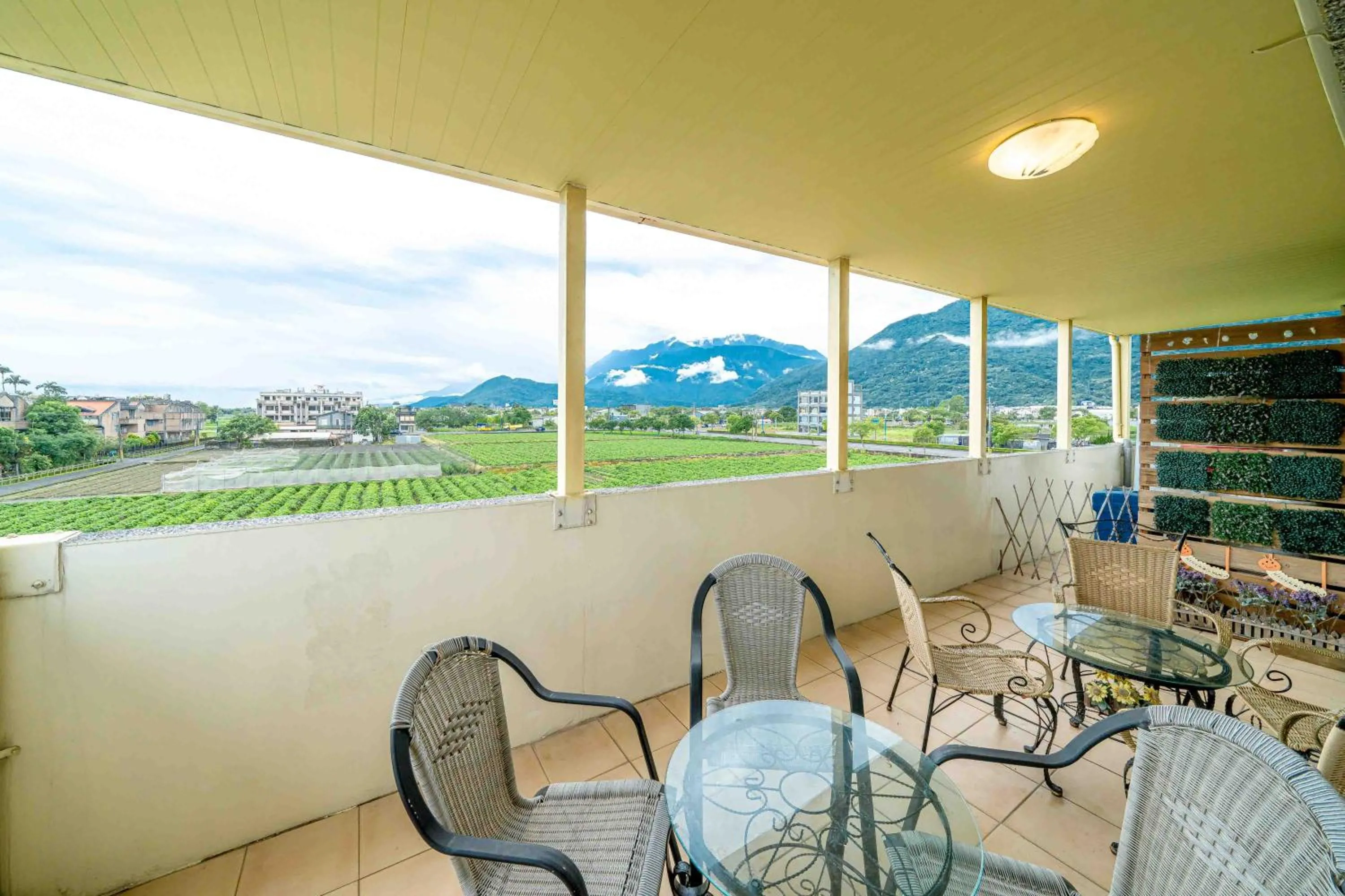 Balcony/Terrace in Evergreen Garden House