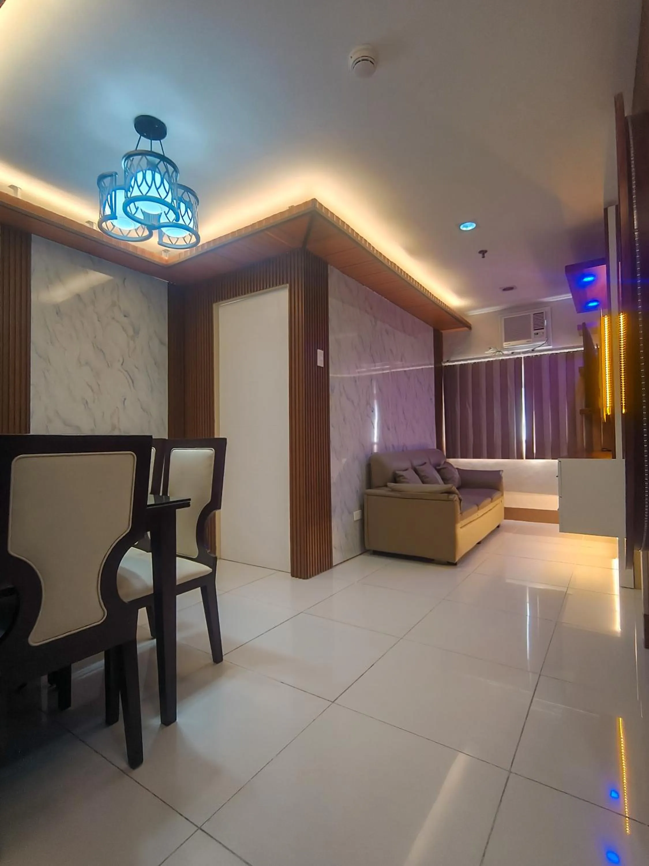 2 Bedroom Condo @ Midpoint Residences w/ City View