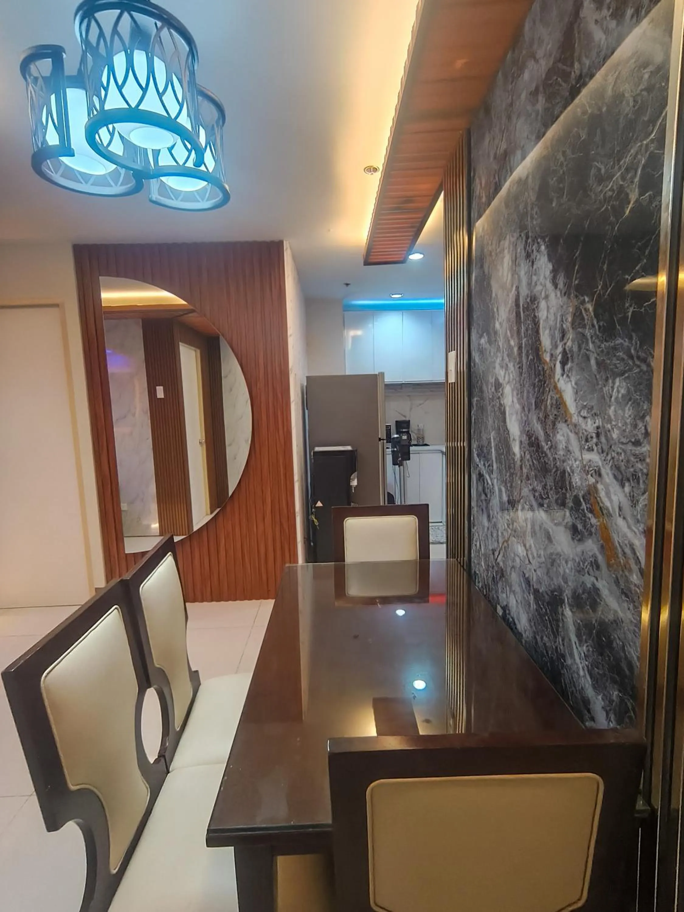 2 Bedroom Condo @ Midpoint Residences w/ City View