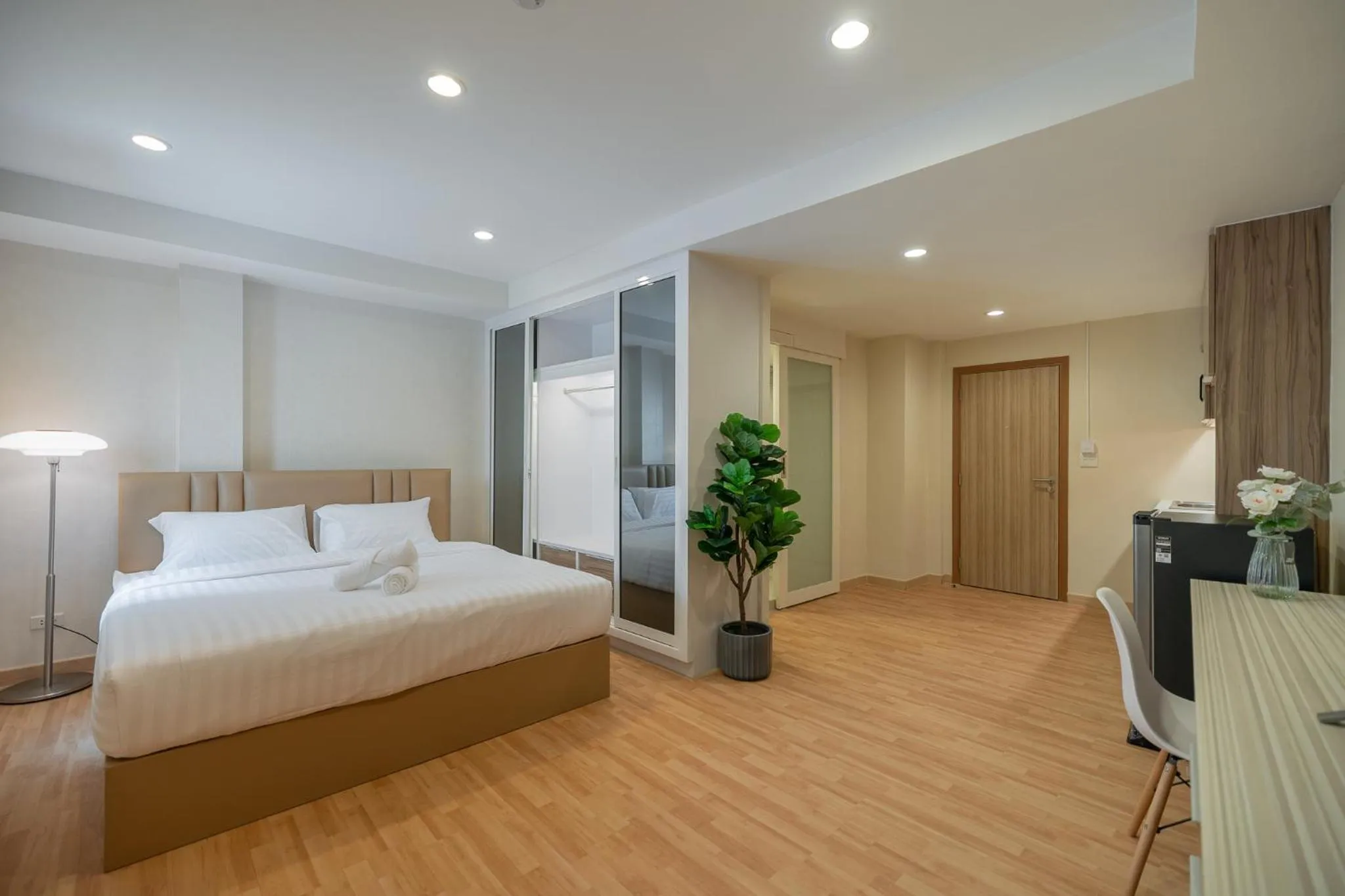 Photo of the whole room, Bed in Exoresidence The Heart of Chinatown