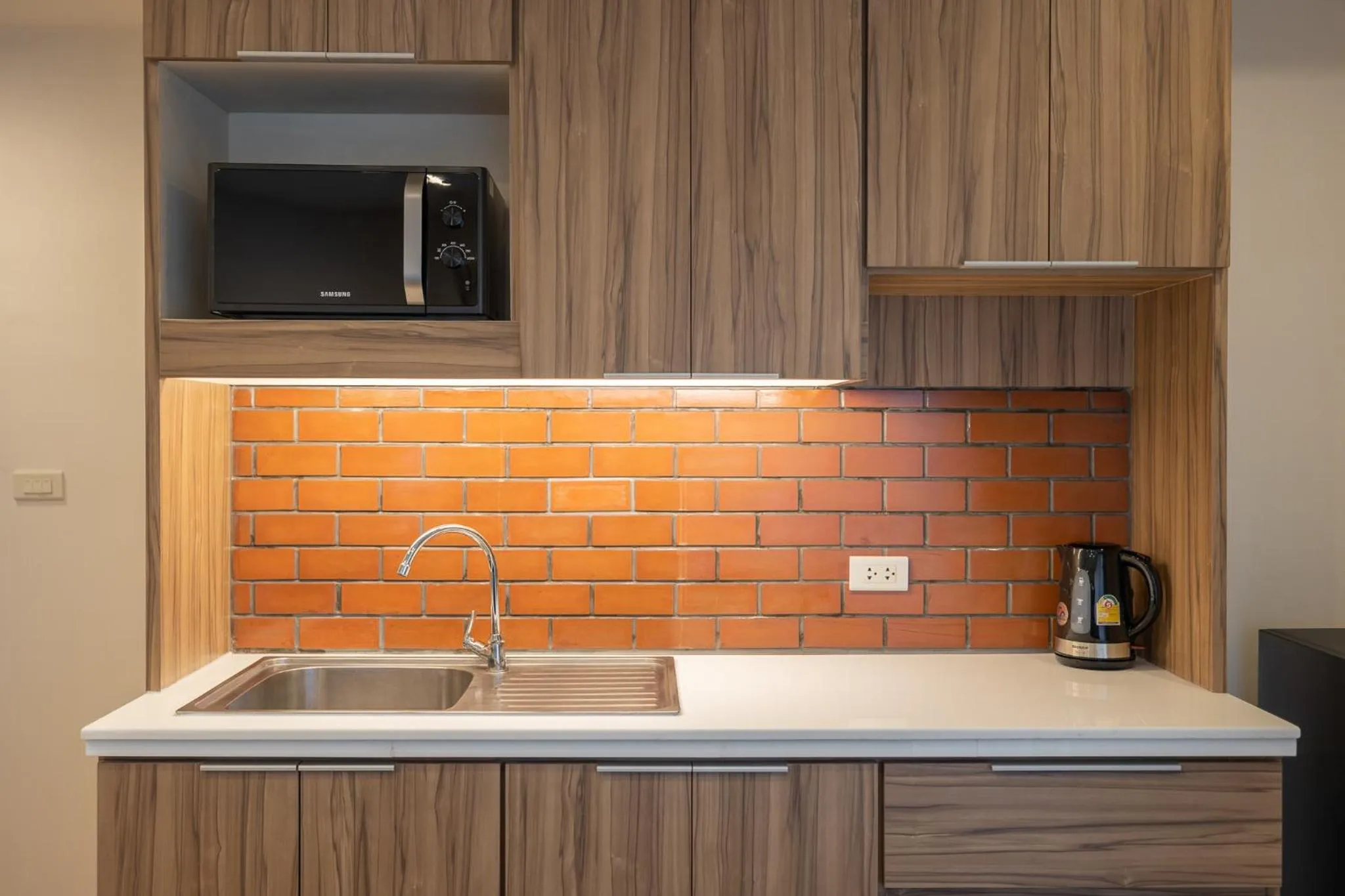 microwave in Exoresidence The Heart of Chinatown