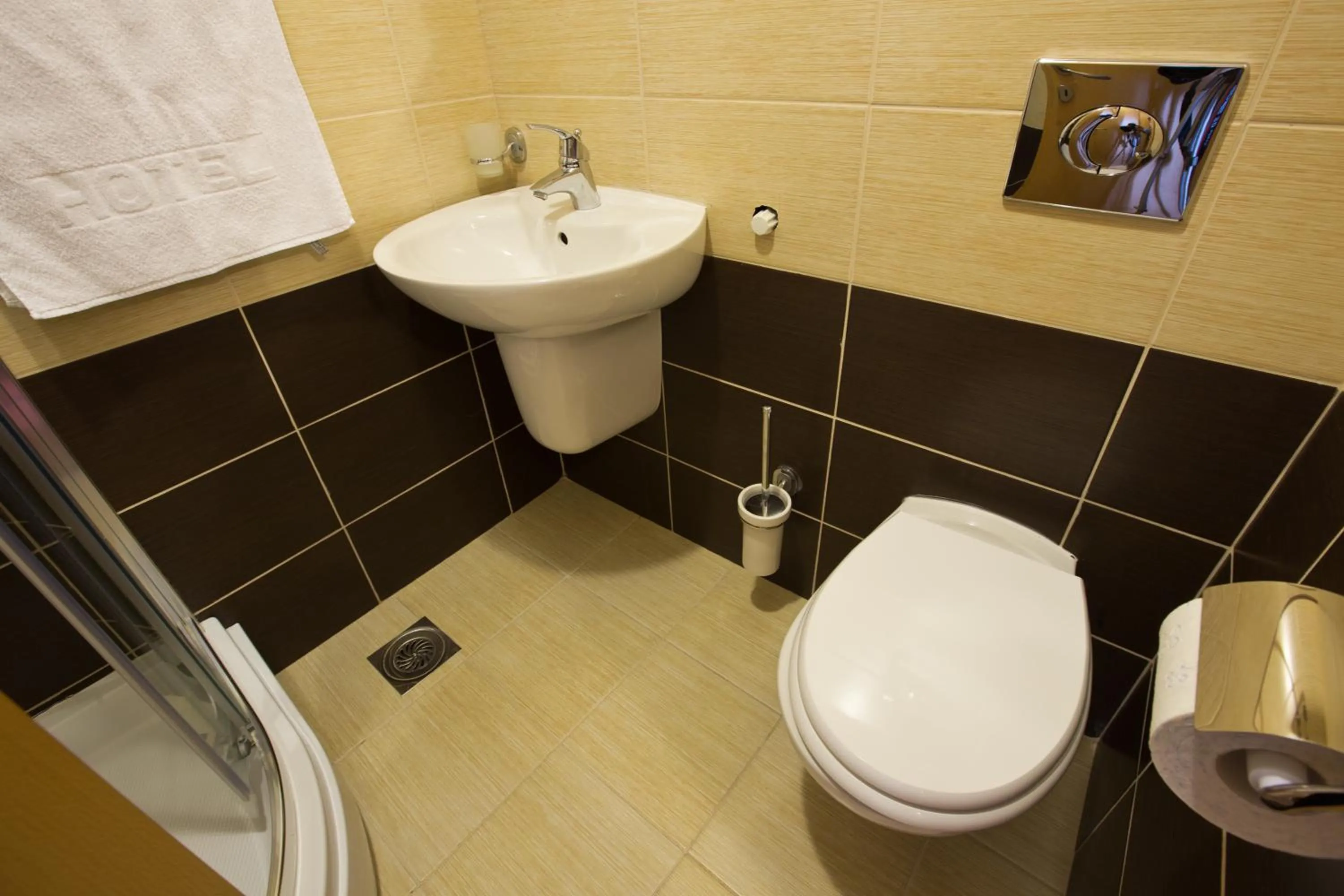 Toilet in Apartments Peaks