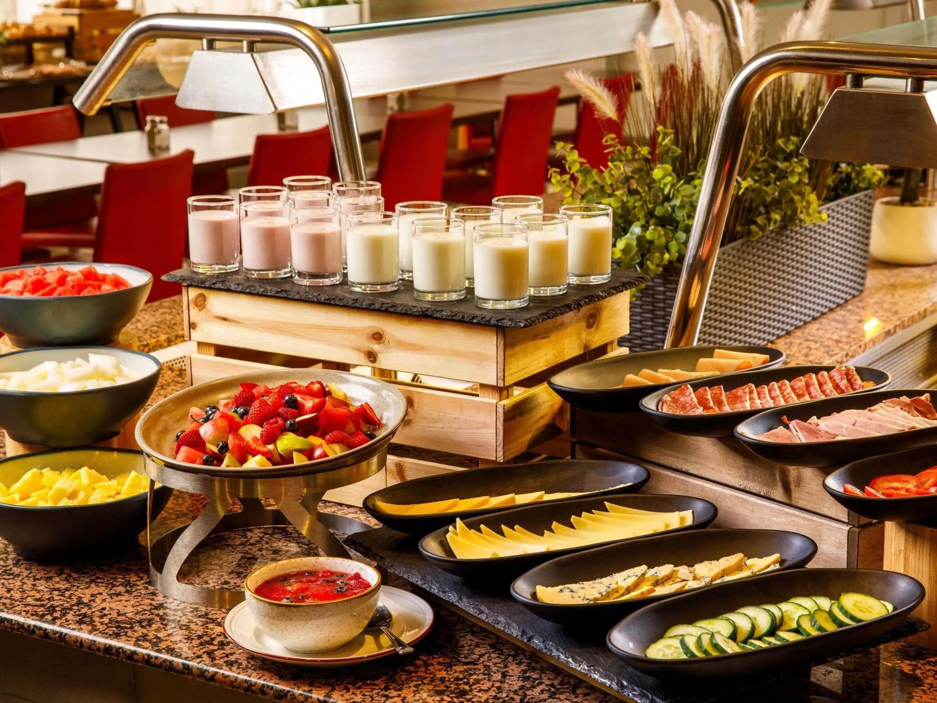 Breakfast in Mercure Cardiff North Hotel