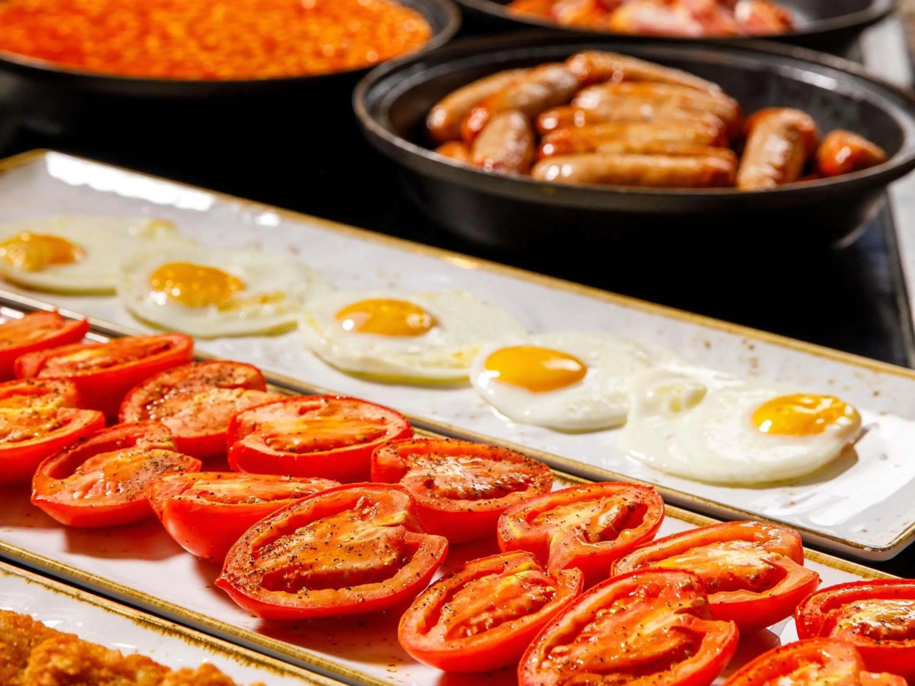 Breakfast in Mercure Cardiff North Hotel