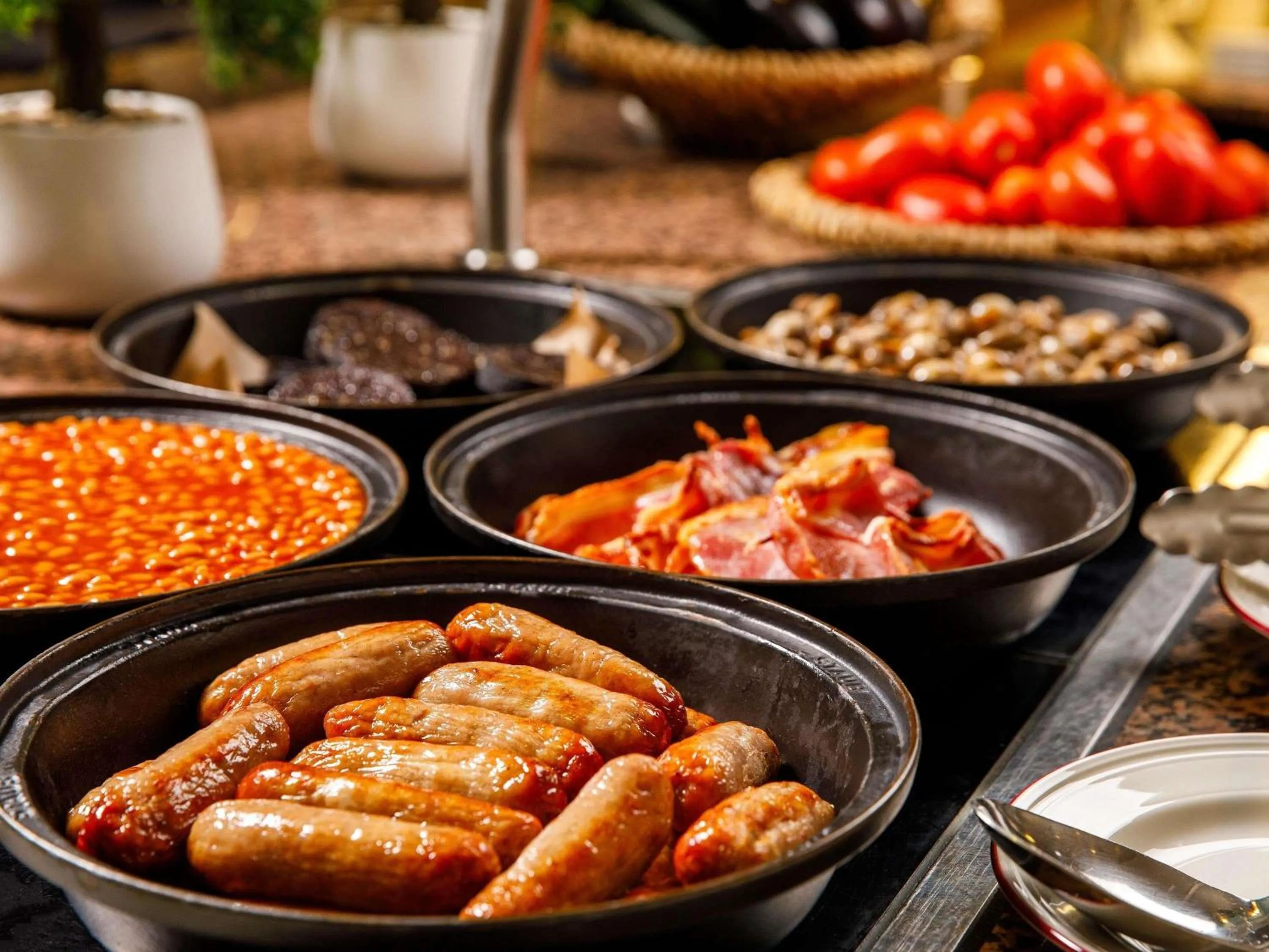 Breakfast in Mercure Cardiff North Hotel