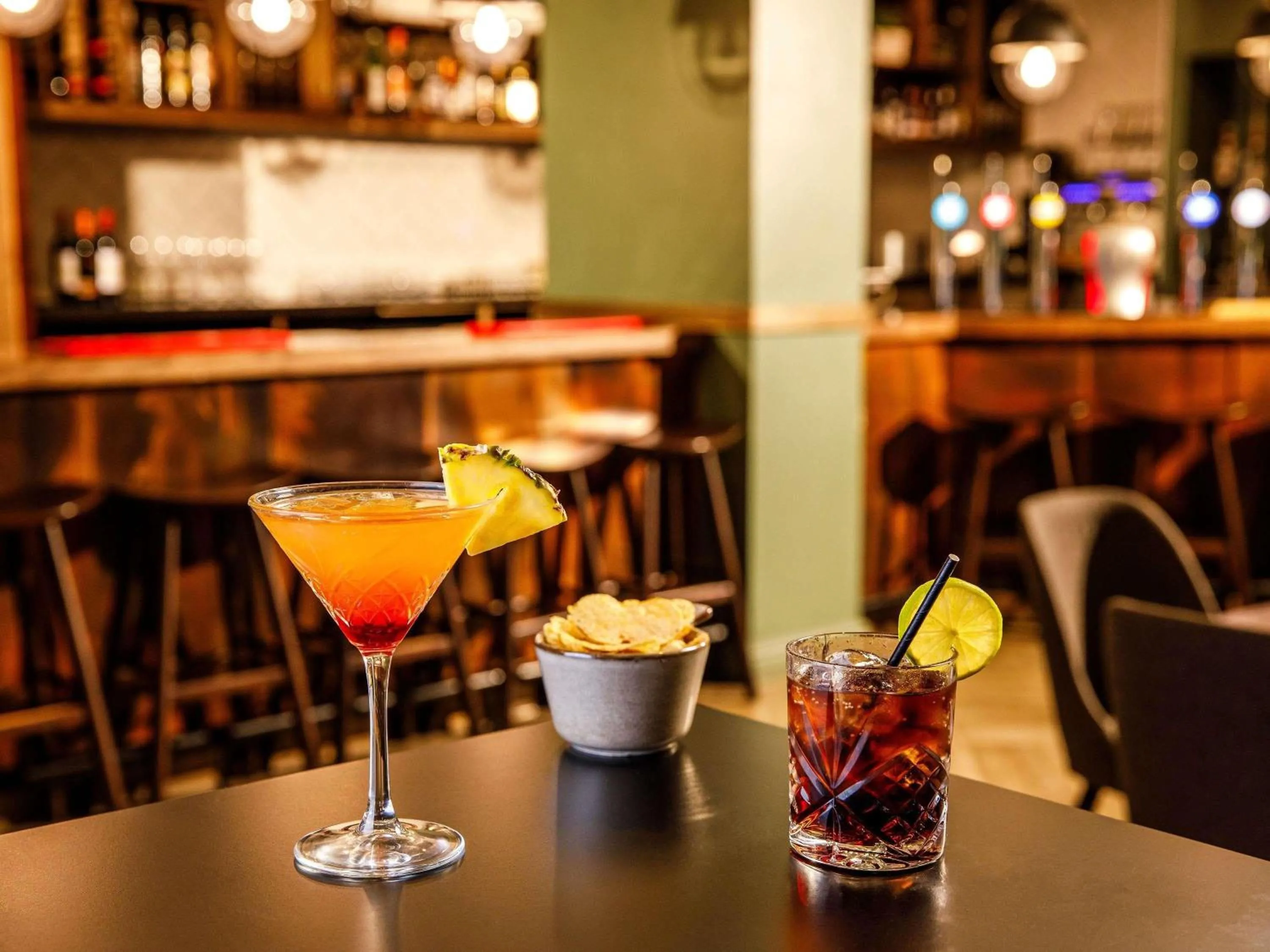 Lounge or bar in Mercure Cardiff North Hotel