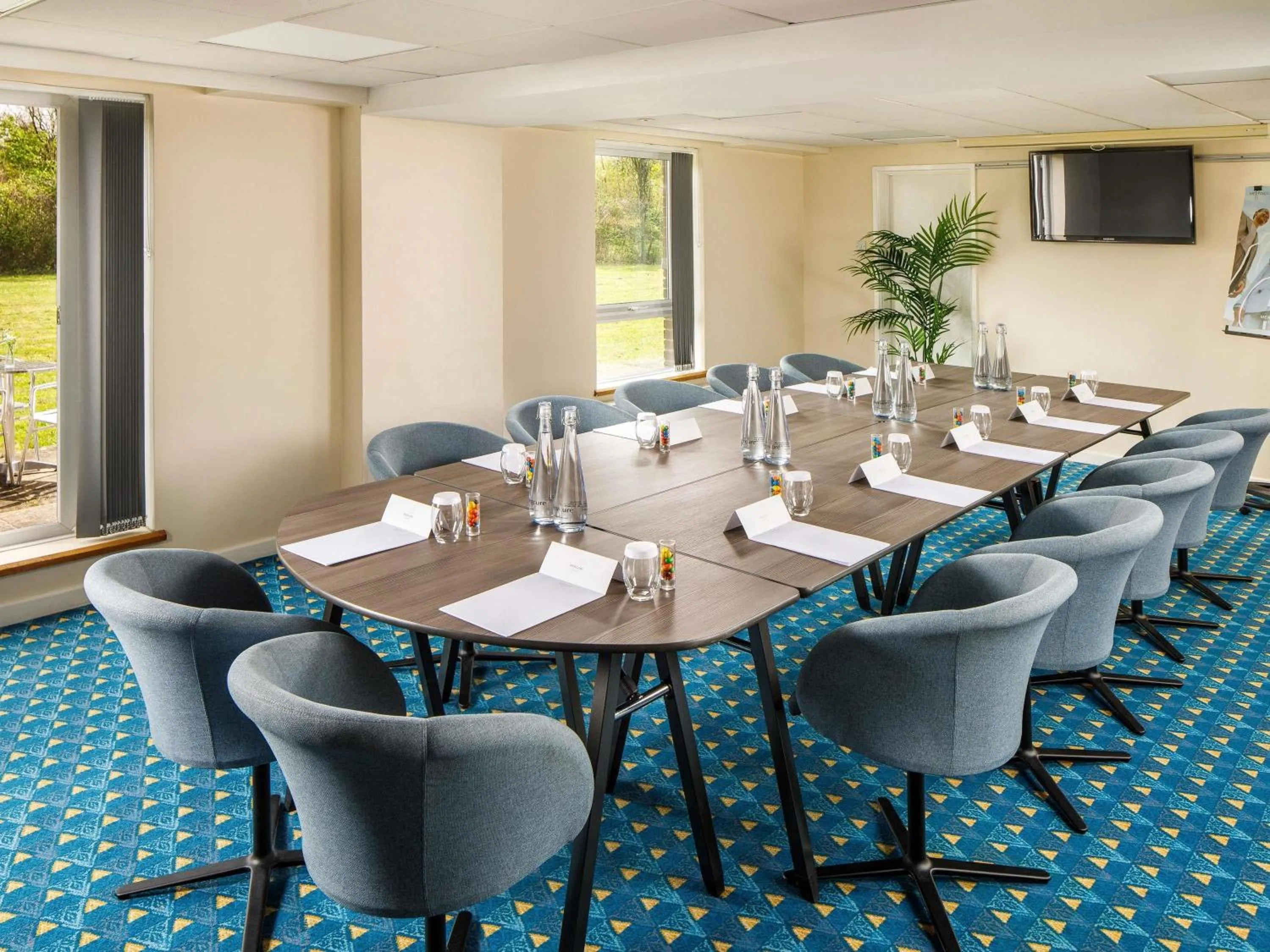 Meeting/conference room in Mercure Cardiff North Hotel