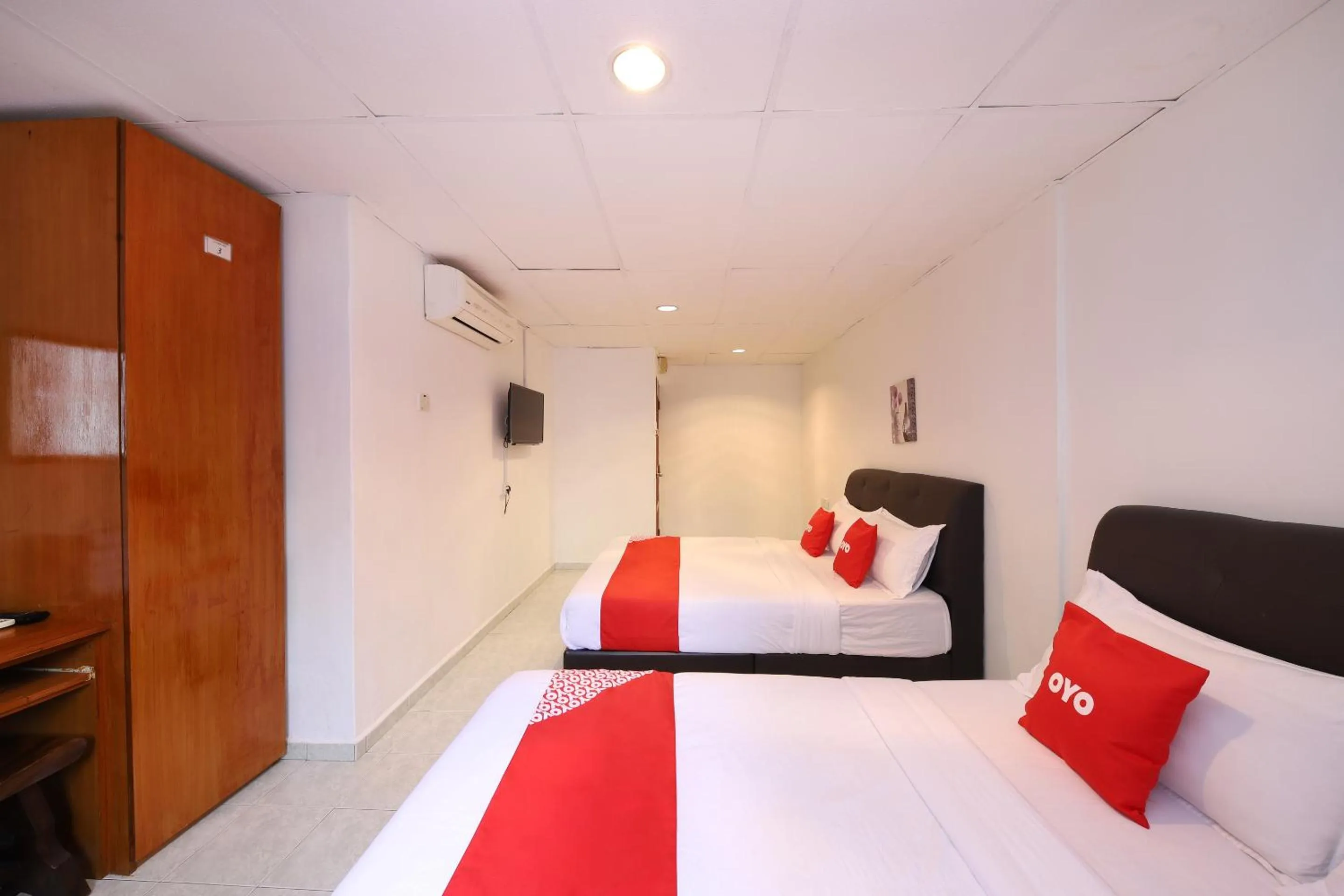 TV and multimedia in Azimaju Guesthouse