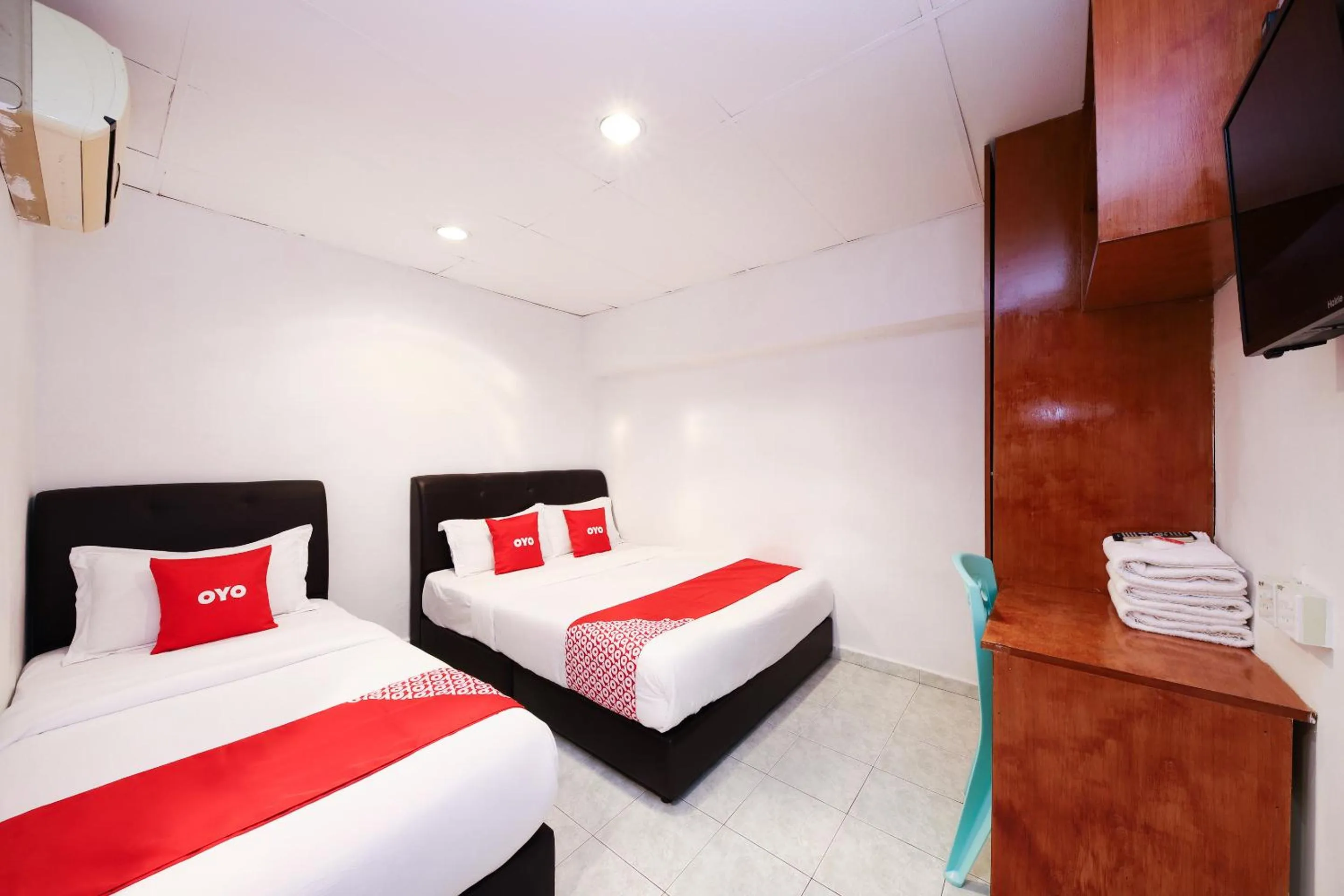 Photo of the whole room in Azimaju Guesthouse