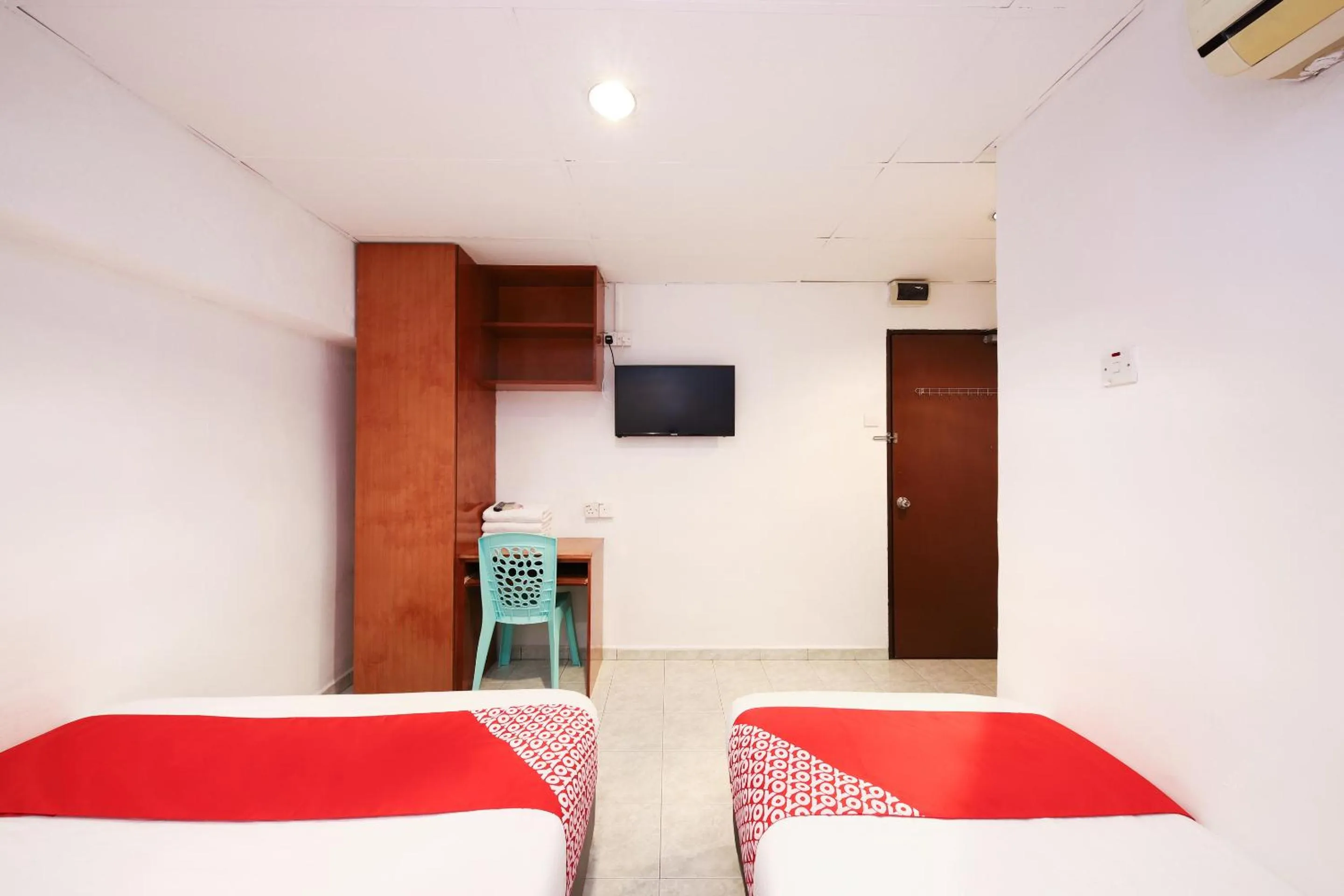 Photo of the whole room in Azimaju Guesthouse