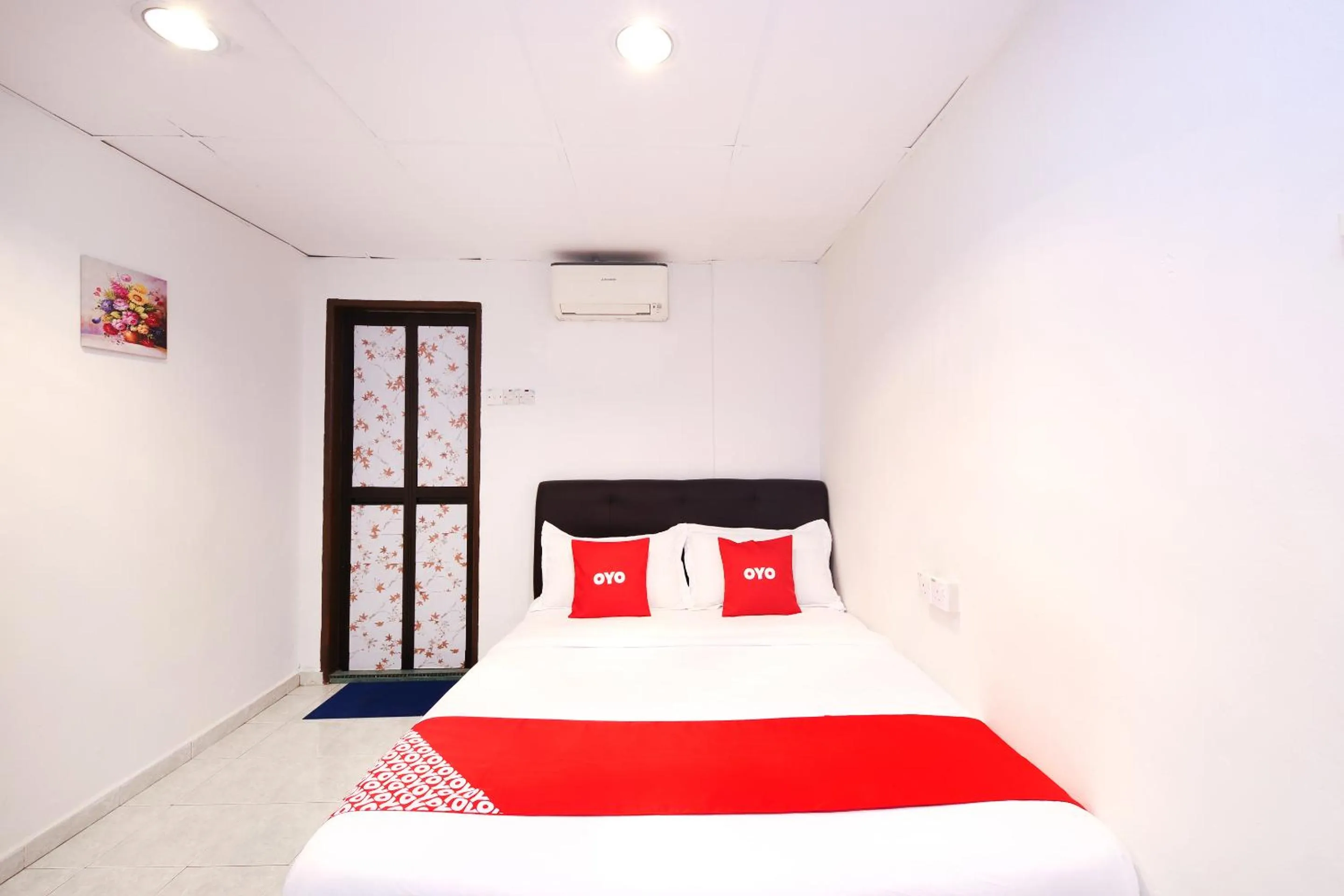 Photo of the whole room in Azimaju Guesthouse