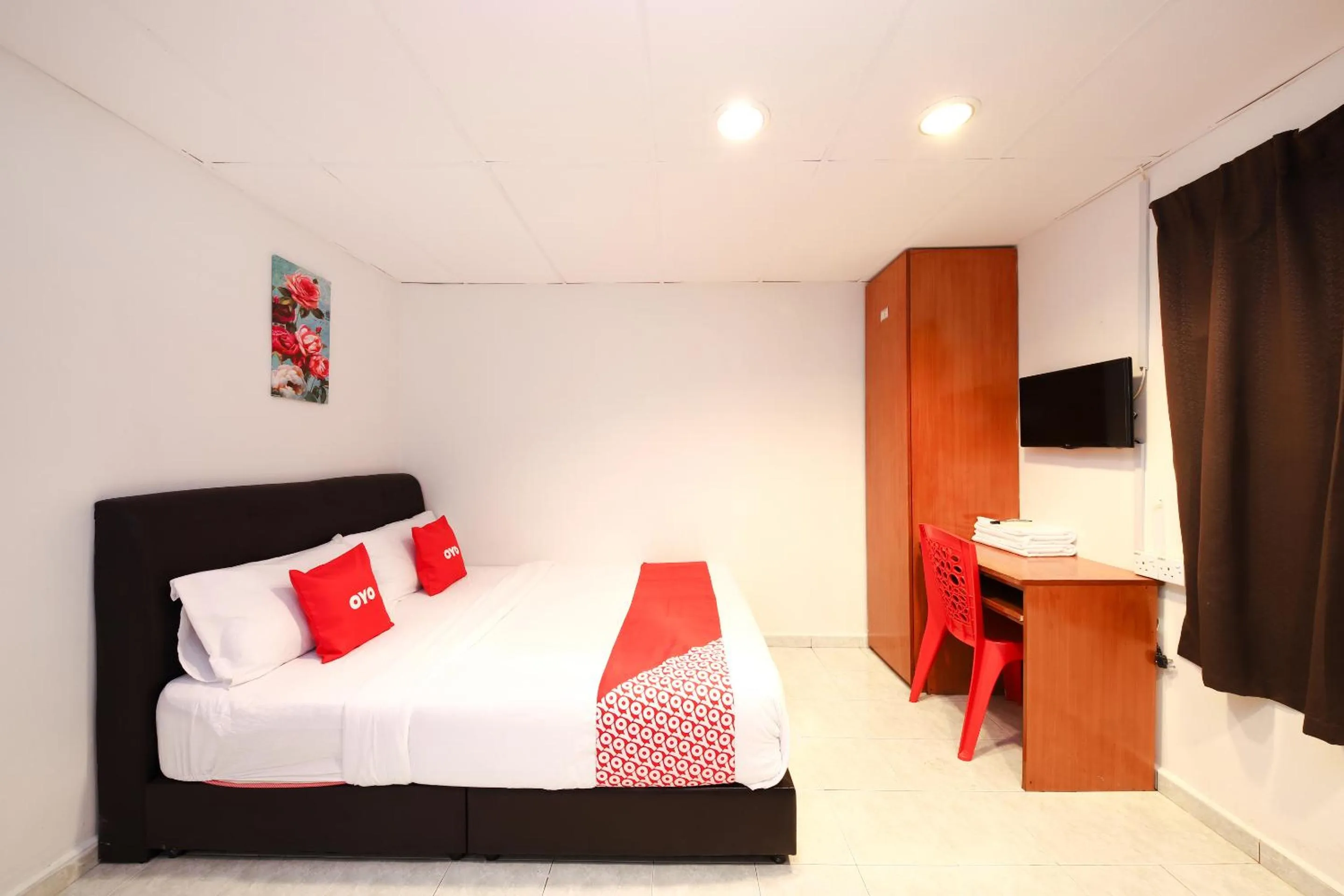 Photo of the whole room in Azimaju Guesthouse