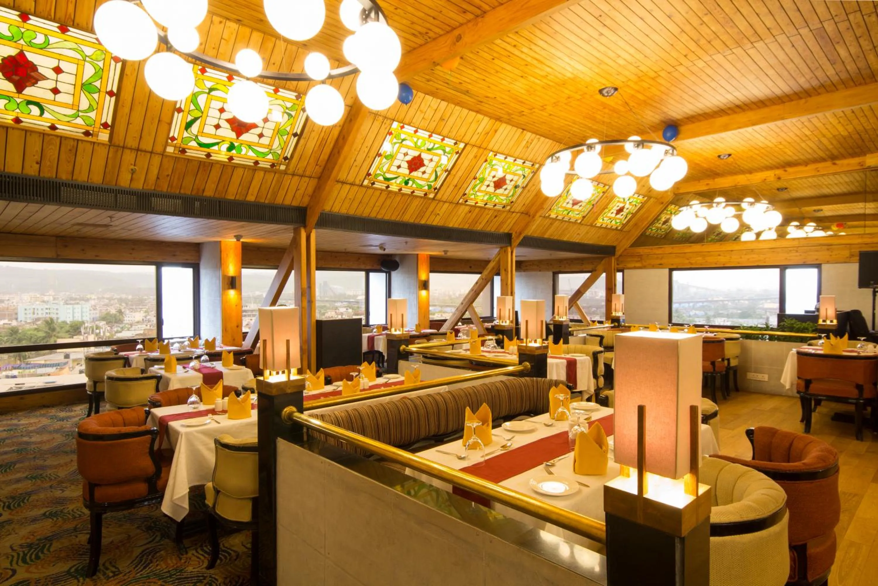 Restaurant/places to eat in Dolphin Hotel