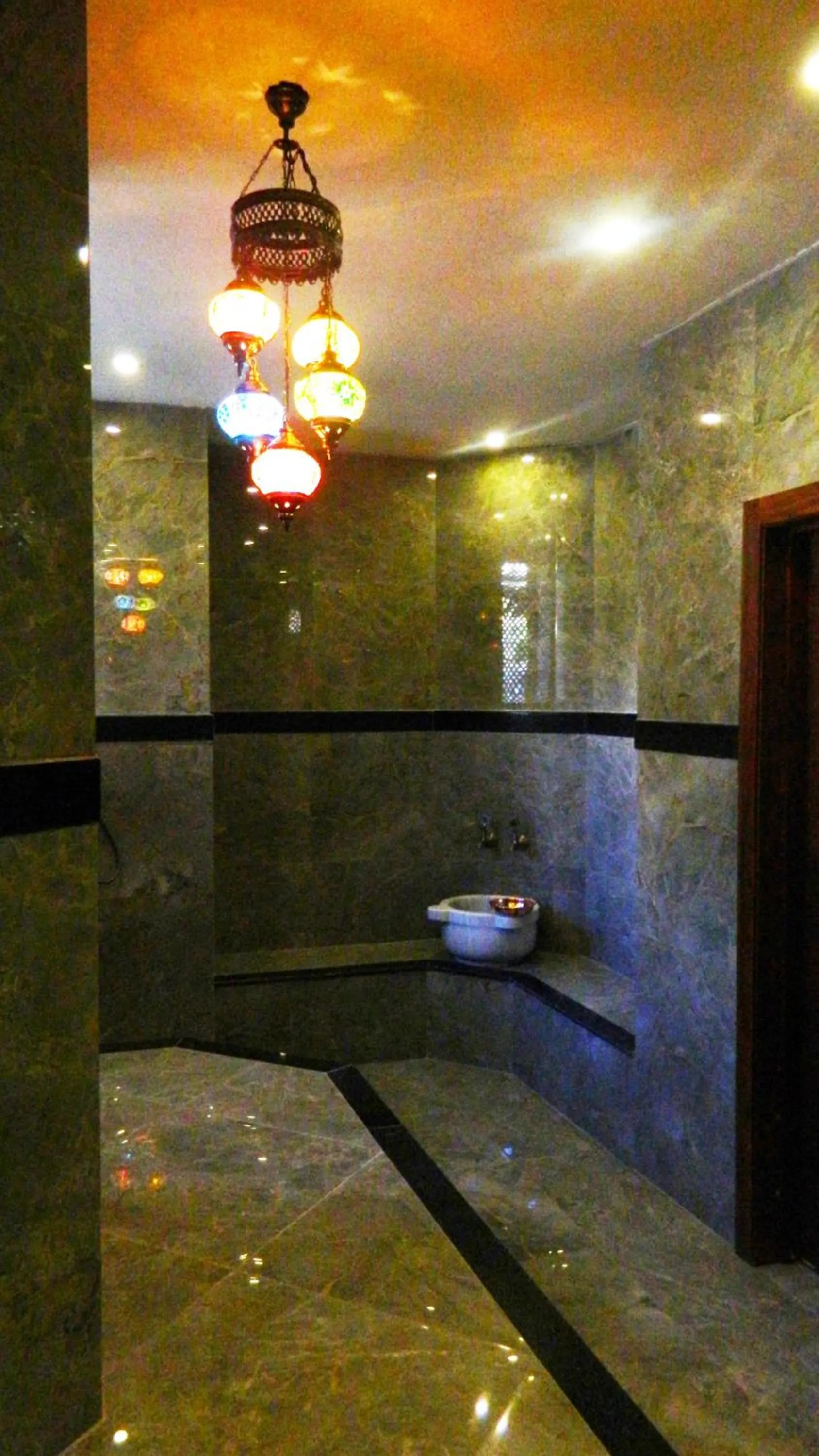 Public Bath in Liona Hotel & SPA
