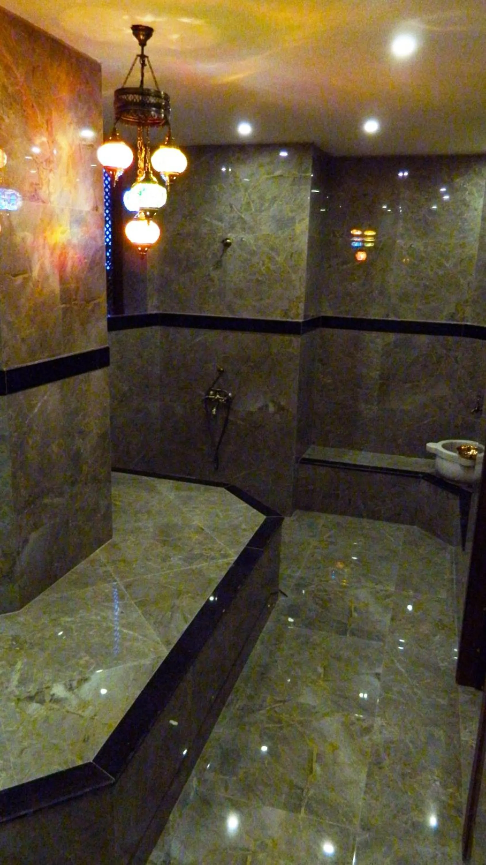 Public Bath in Liona Hotel & SPA