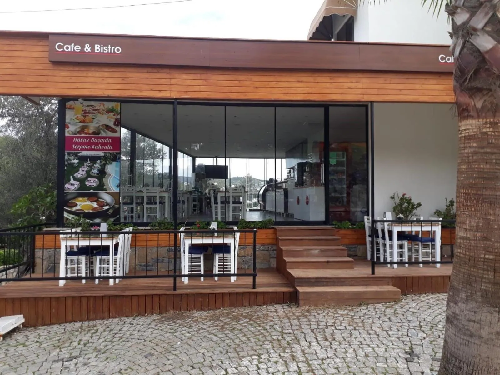 Restaurant/places to eat in Liona Hotel & SPA