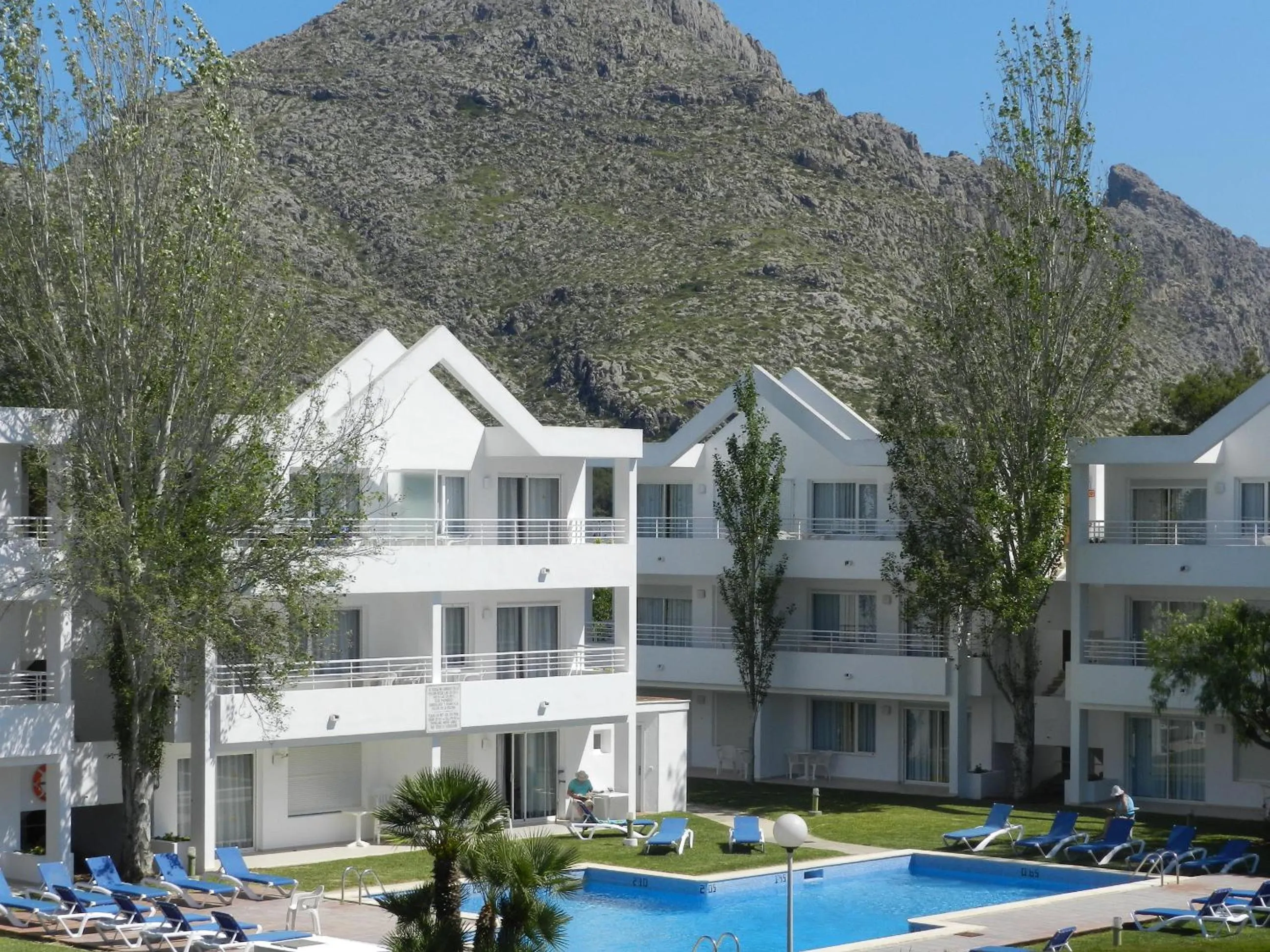 Facade/entrance in Duvabitat Apartments
