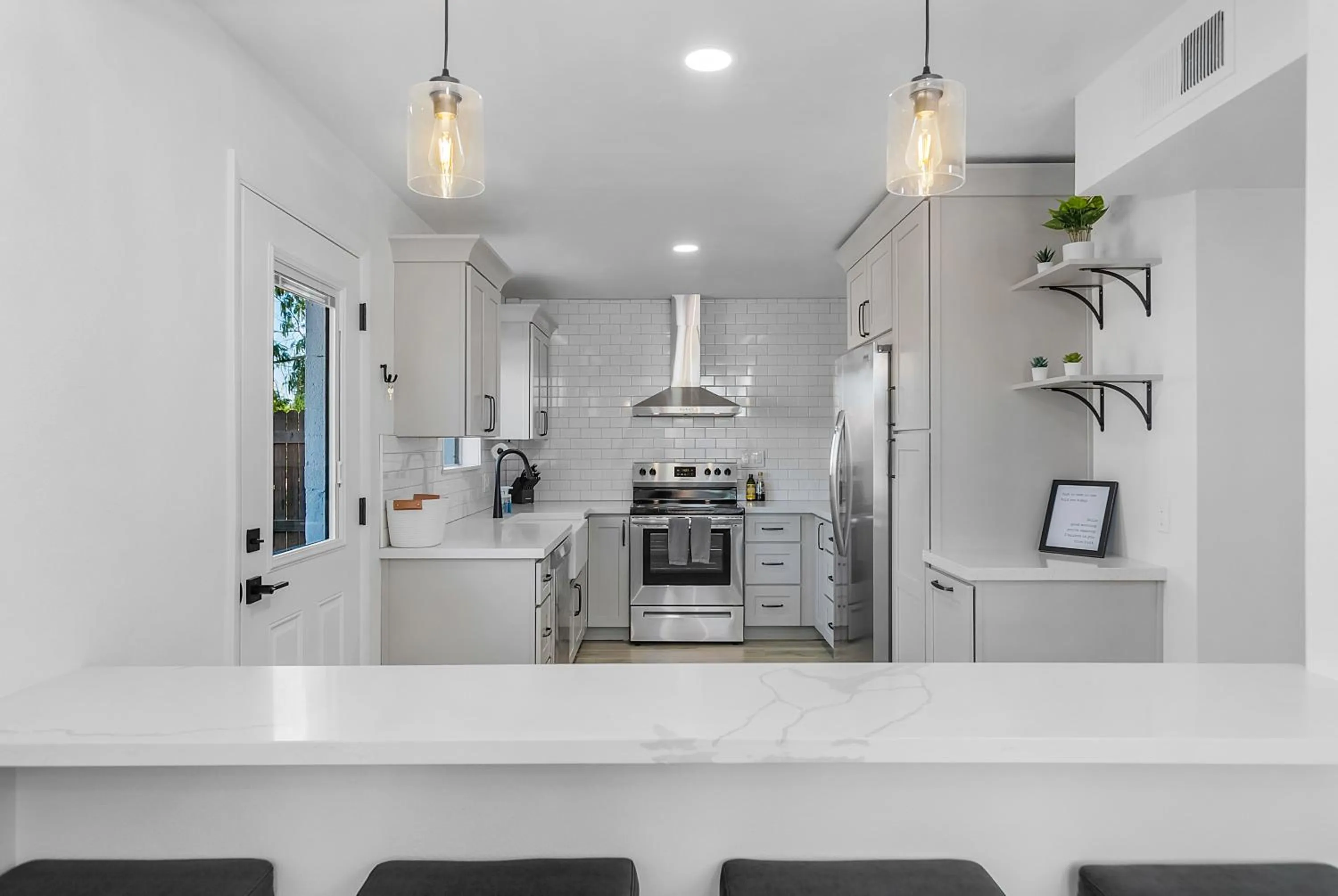 kitchen in Heart of Old Town Scottsdale - walk to nightlife