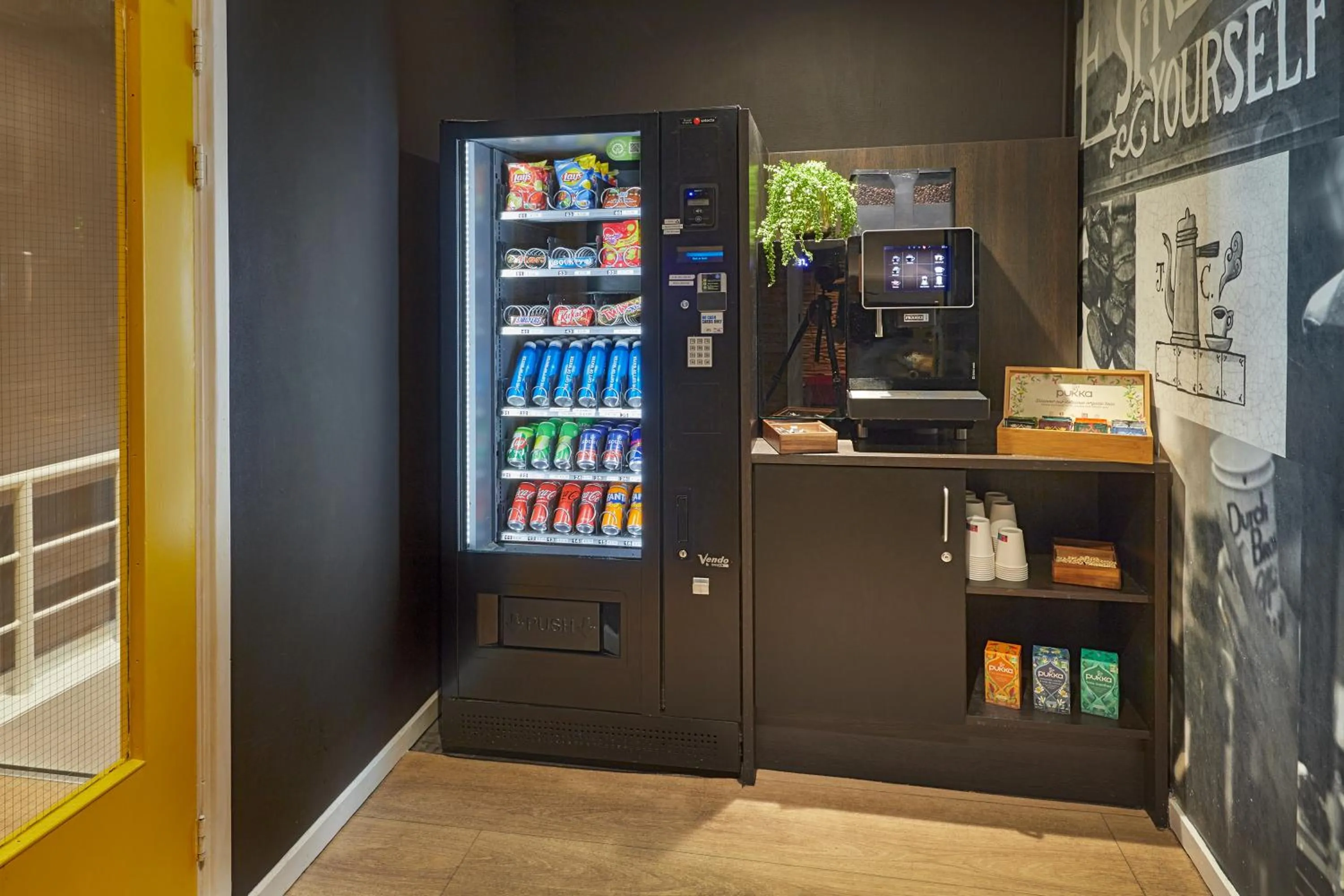 Coffee/tea facilities in Nova Hotel