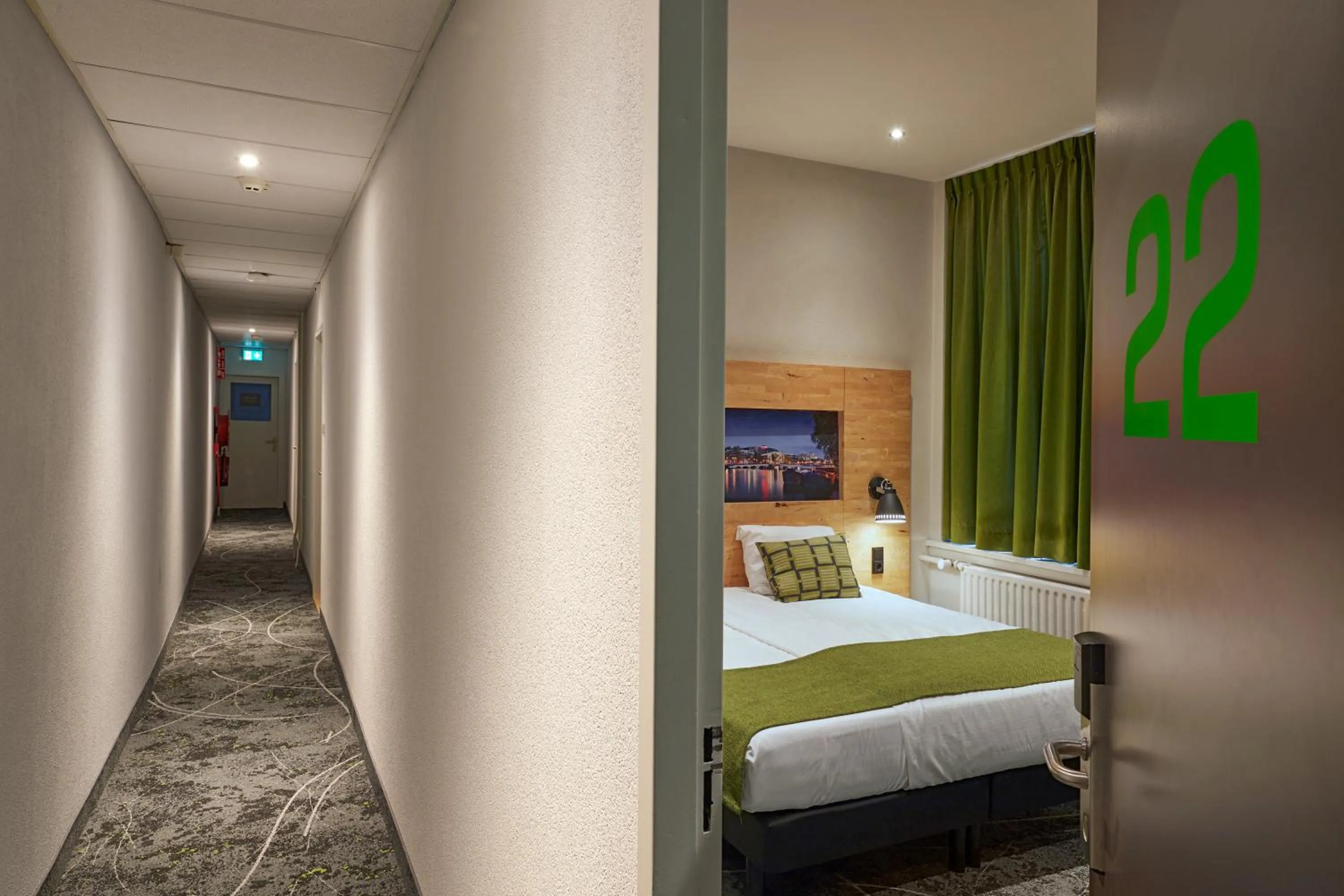 Bedroom, Bed in Nova Hotel