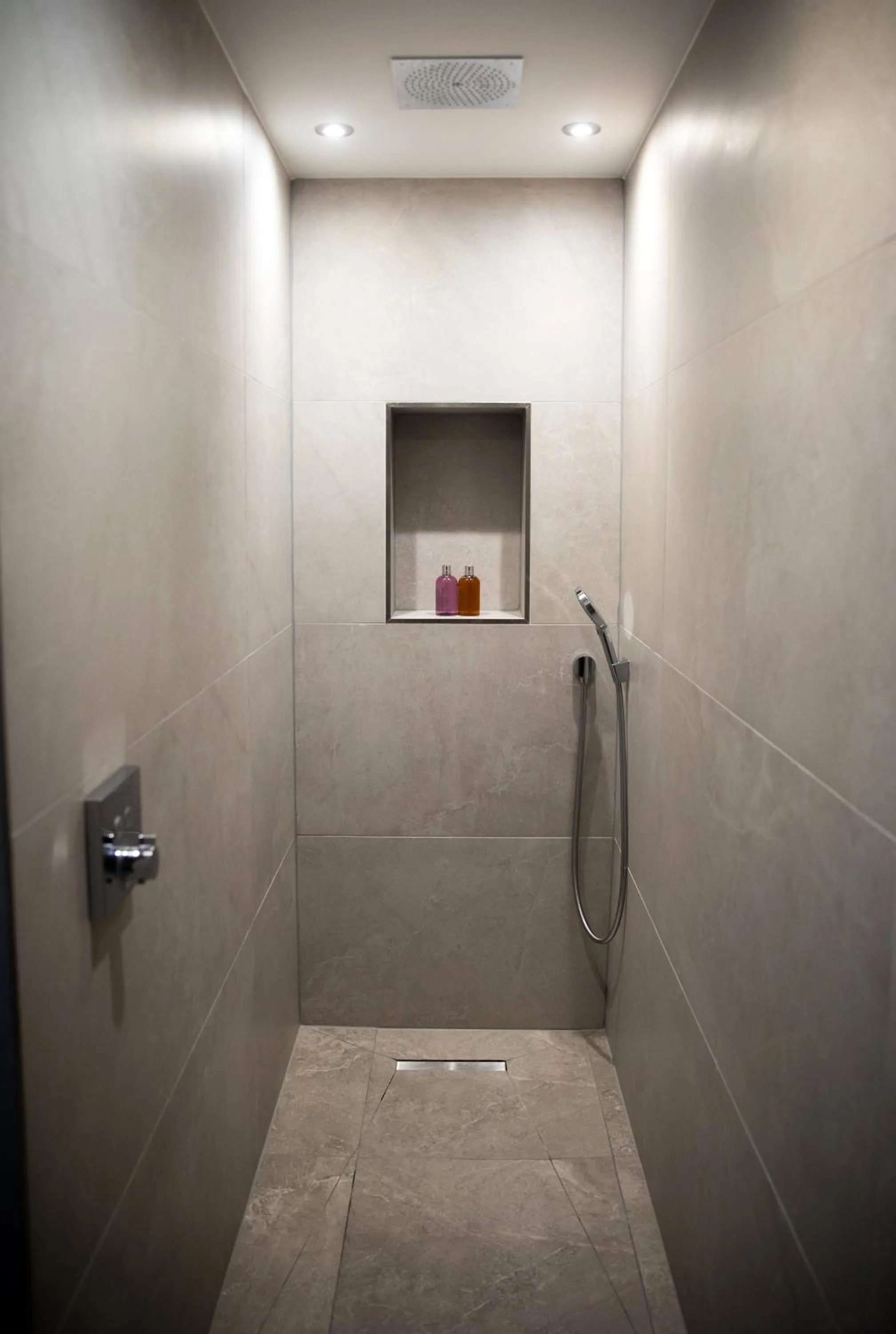 Shower in The Fenwick Hotel