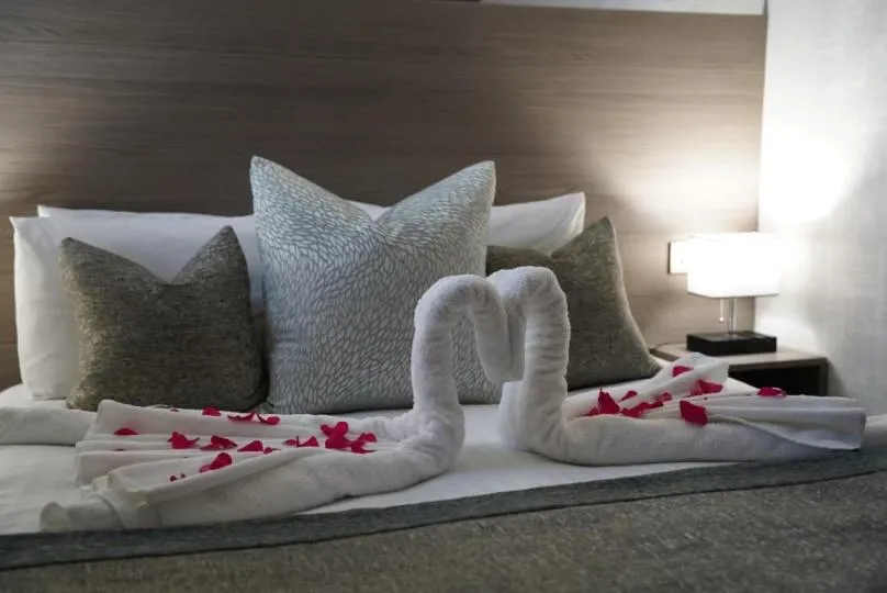 Bedroom, Bed in The Fenwick Hotel