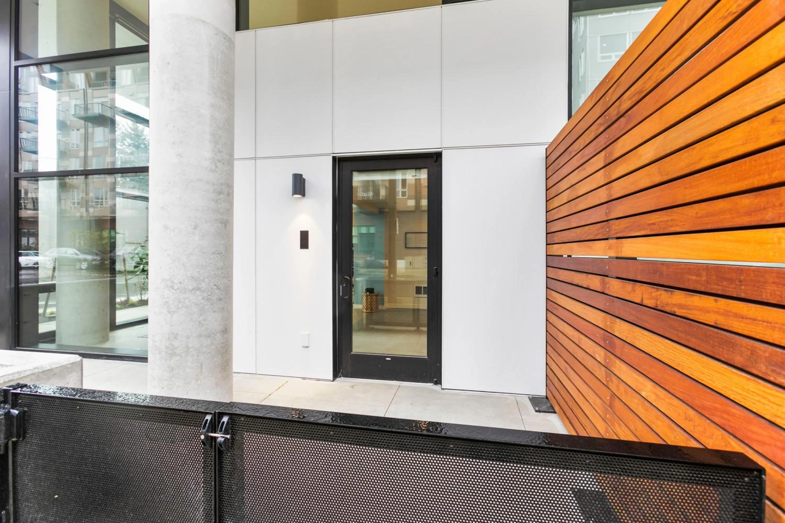 Property building in Airy and Open Corner Loft - 92 Walkscore