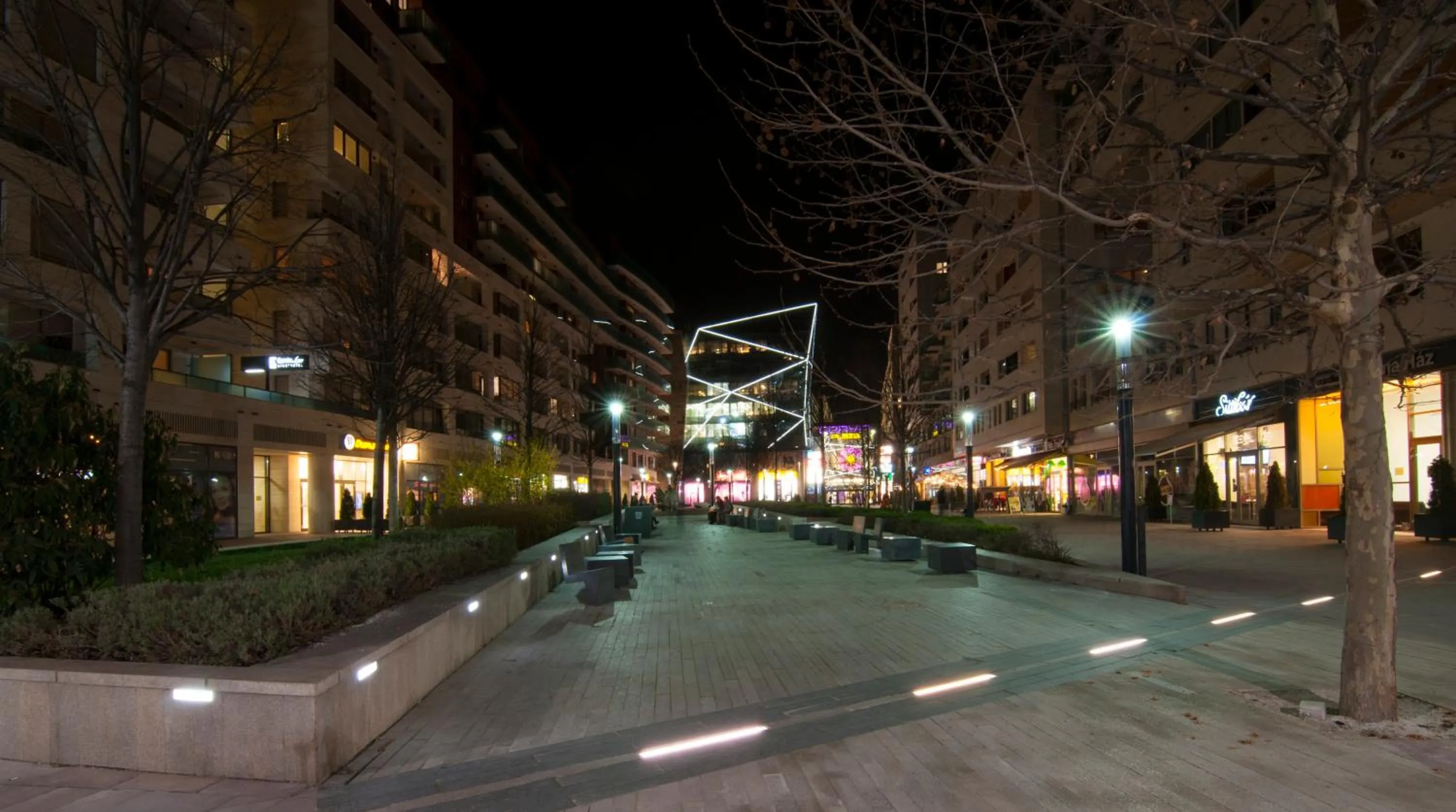 Facade/entrance in Corvin Center Suites