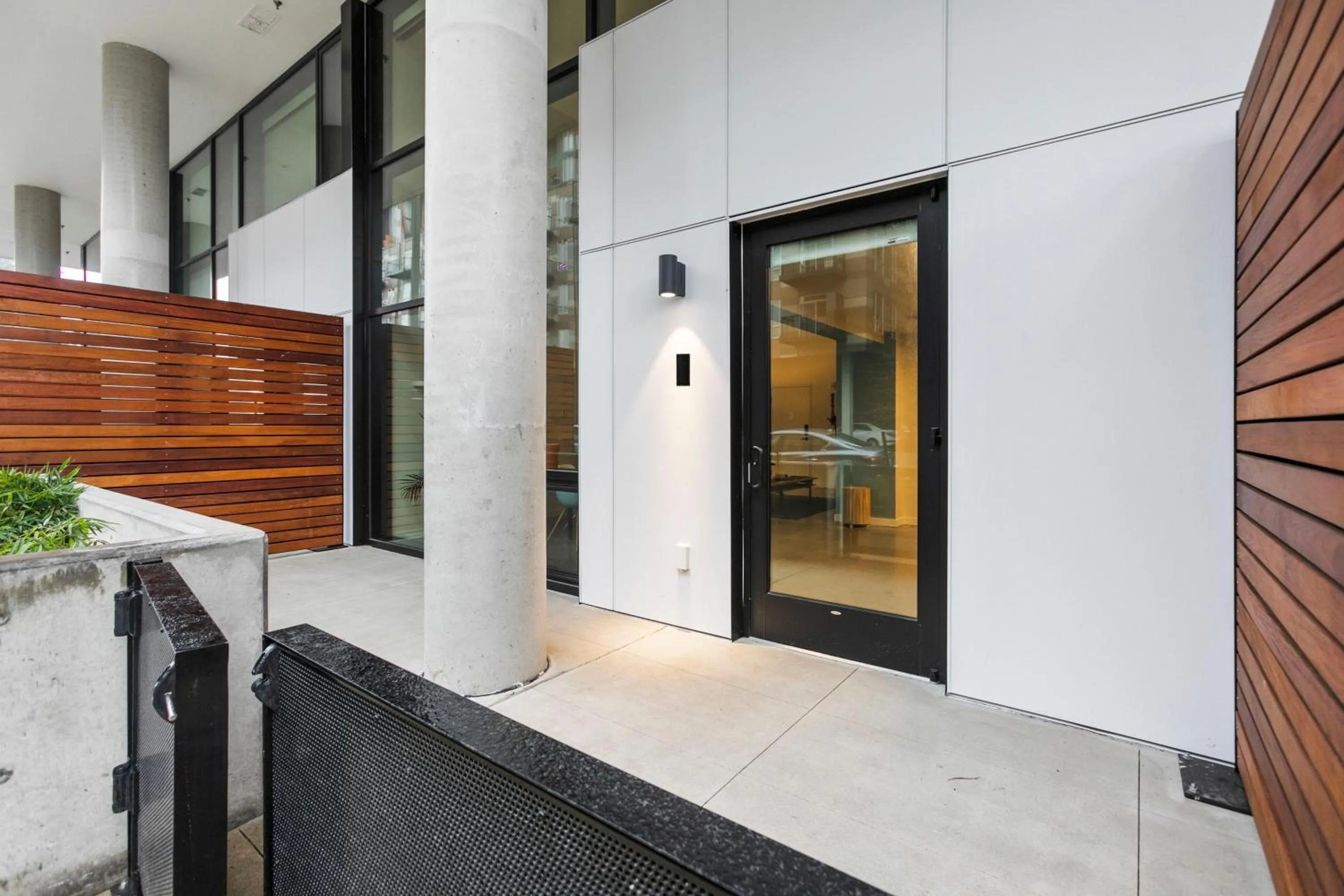 Property building in Open Loft in Redmond Core - 92 Walkscore!