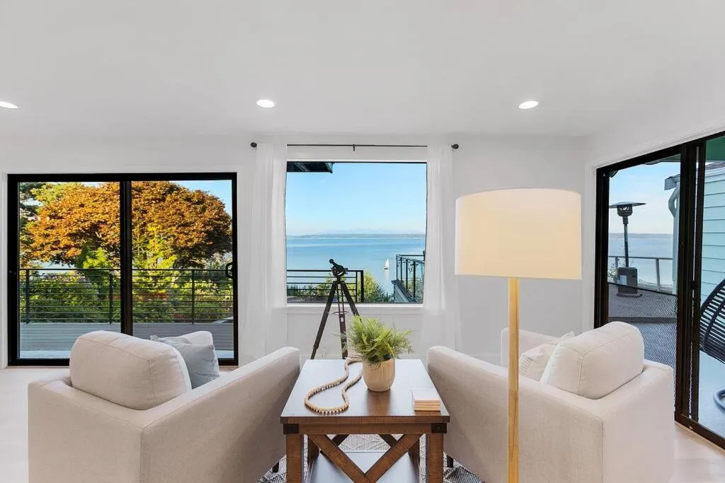 Views, Seclusion, Cozy Island Comfort