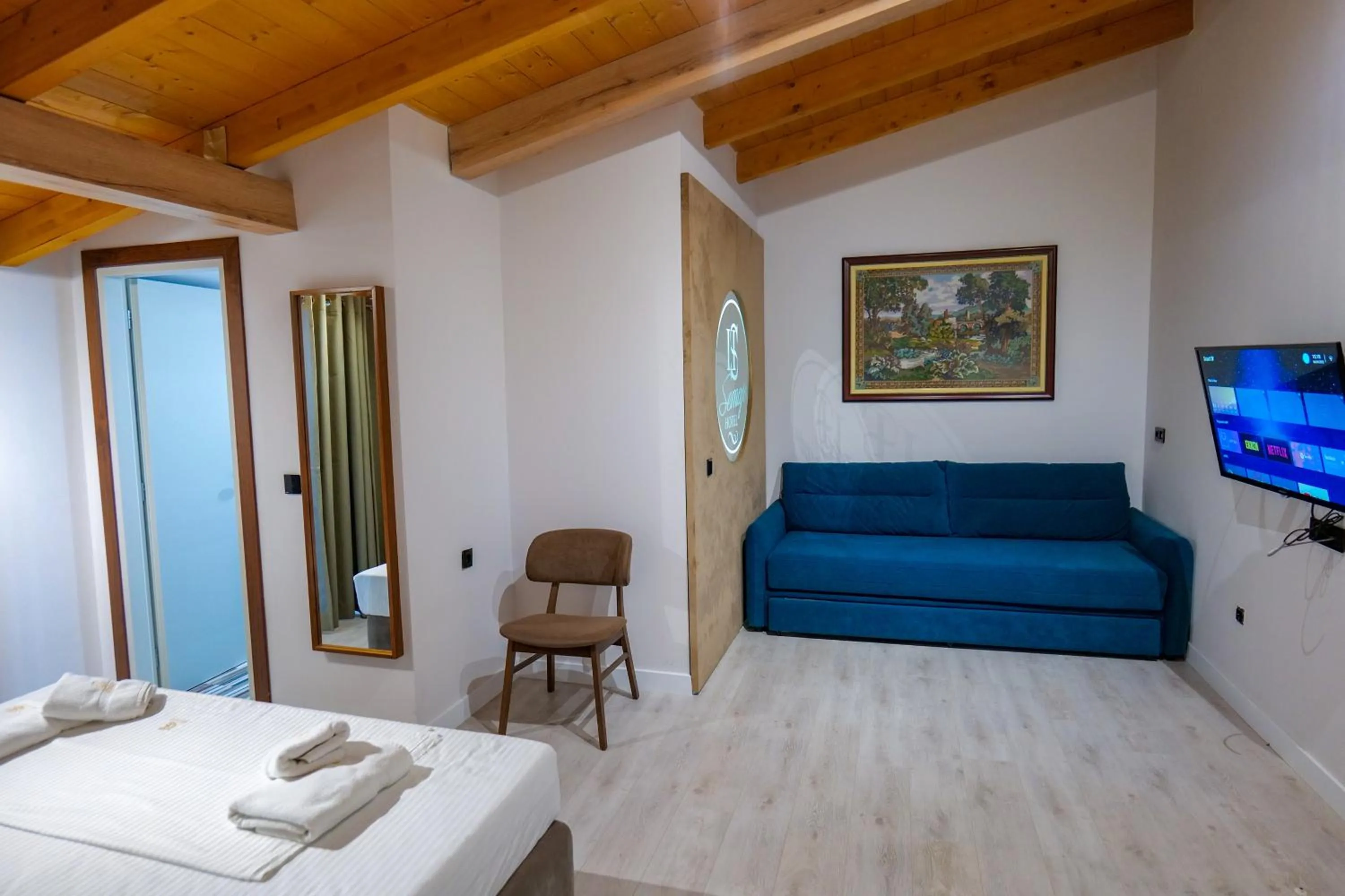 Seating area in Hotel Semajo