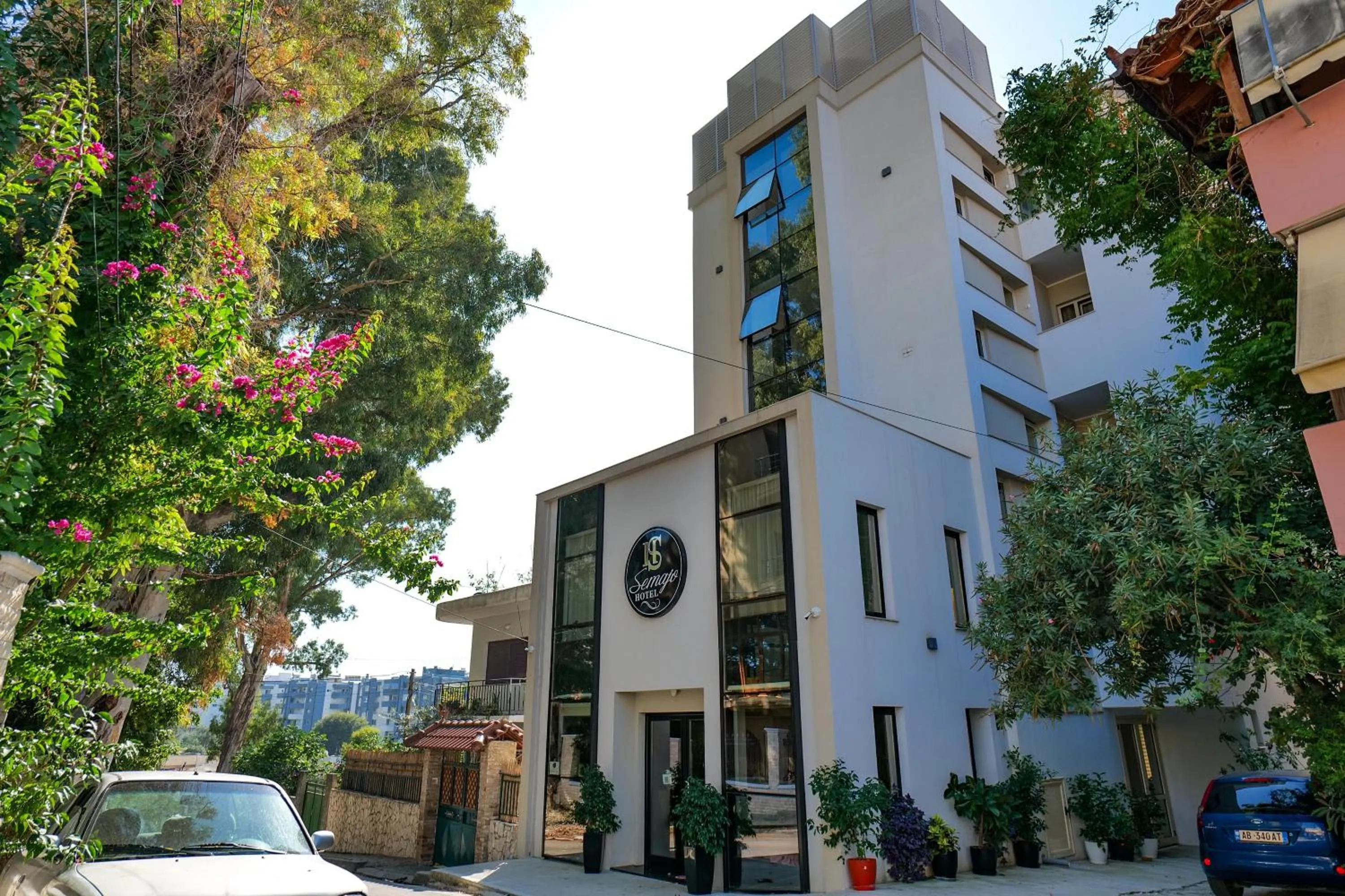 Property building in Hotel Semajo