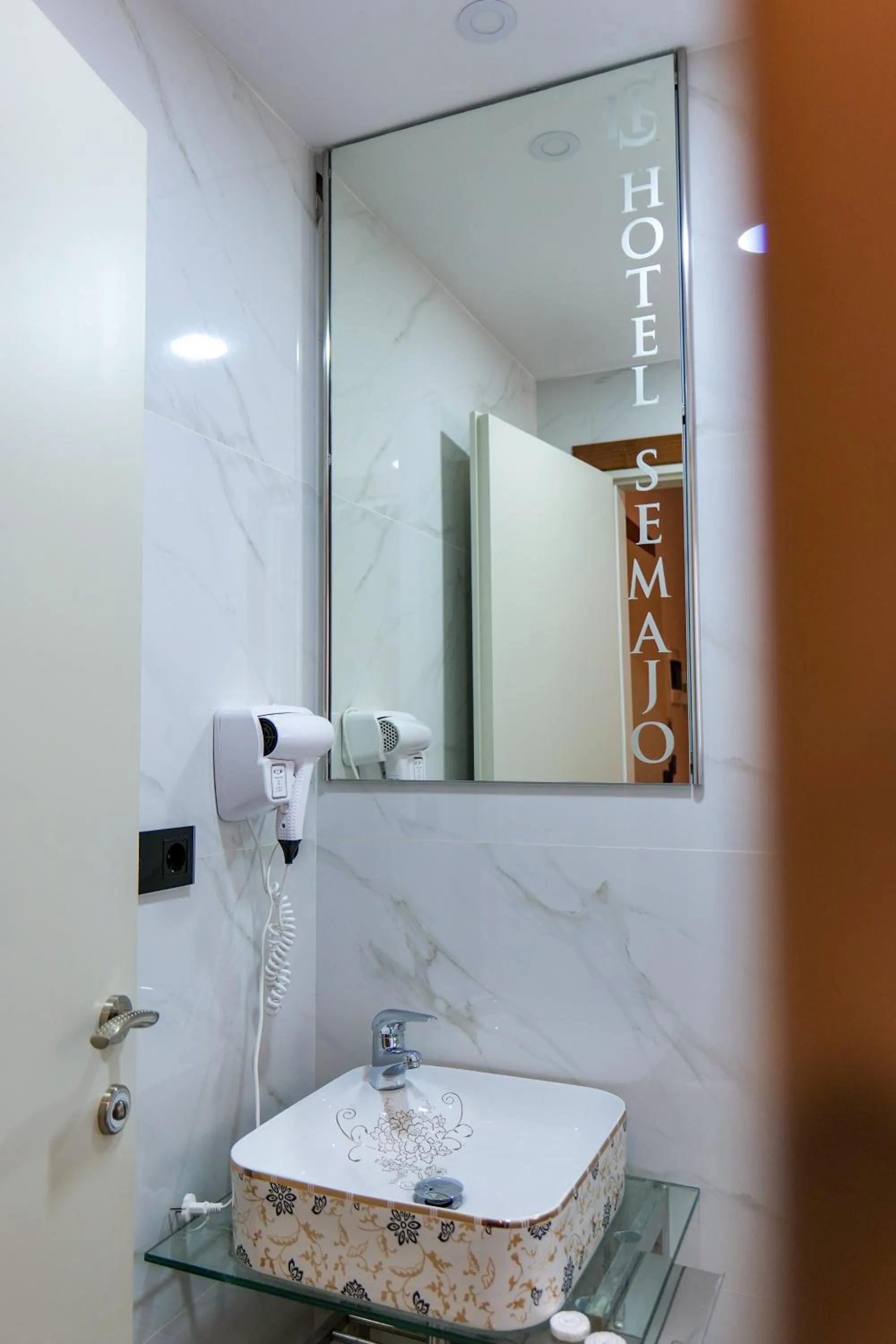 Bathroom in Hotel Semajo