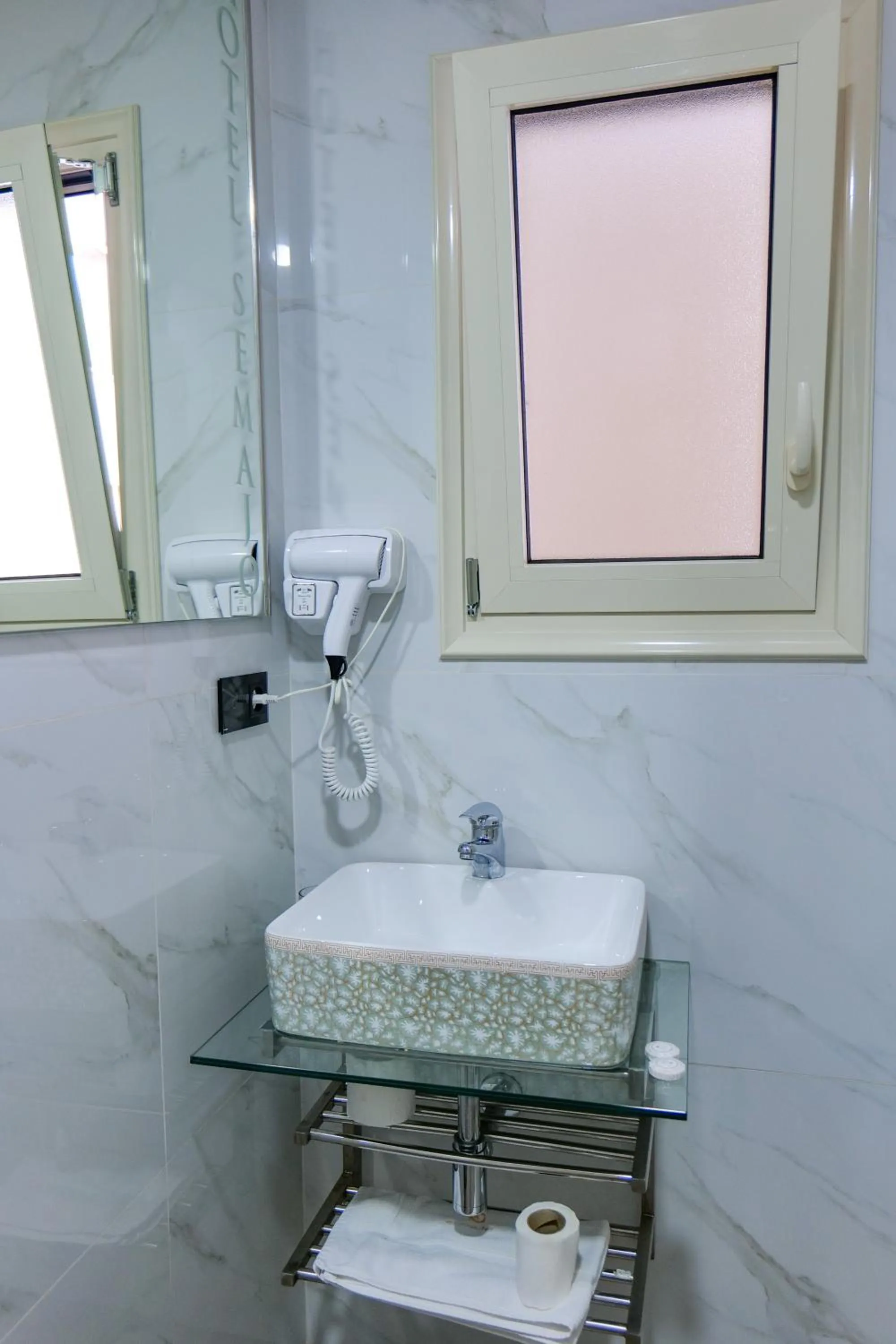 Bathroom in Hotel Semajo