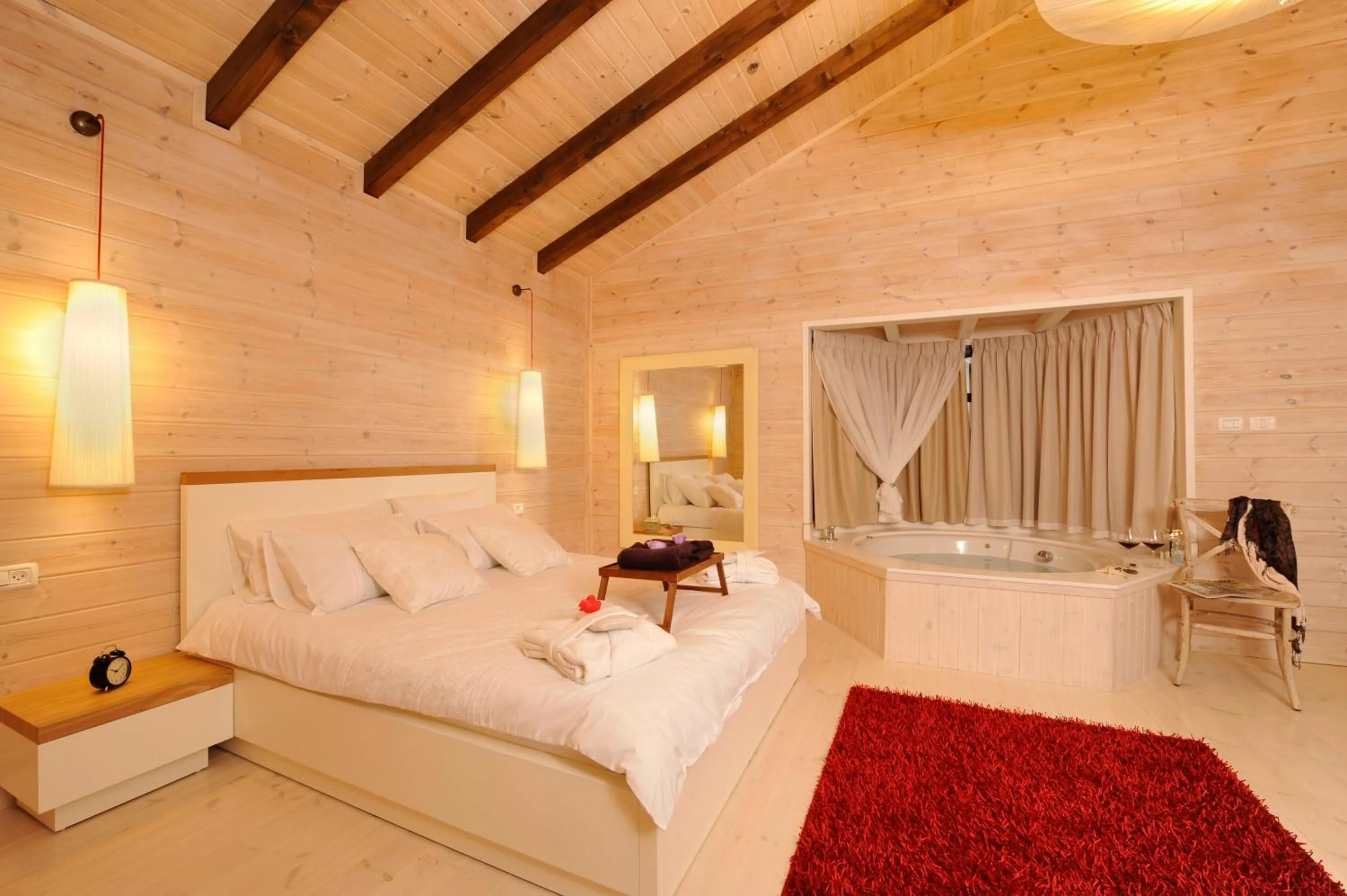 Photo of the whole room, Bed in Adilion