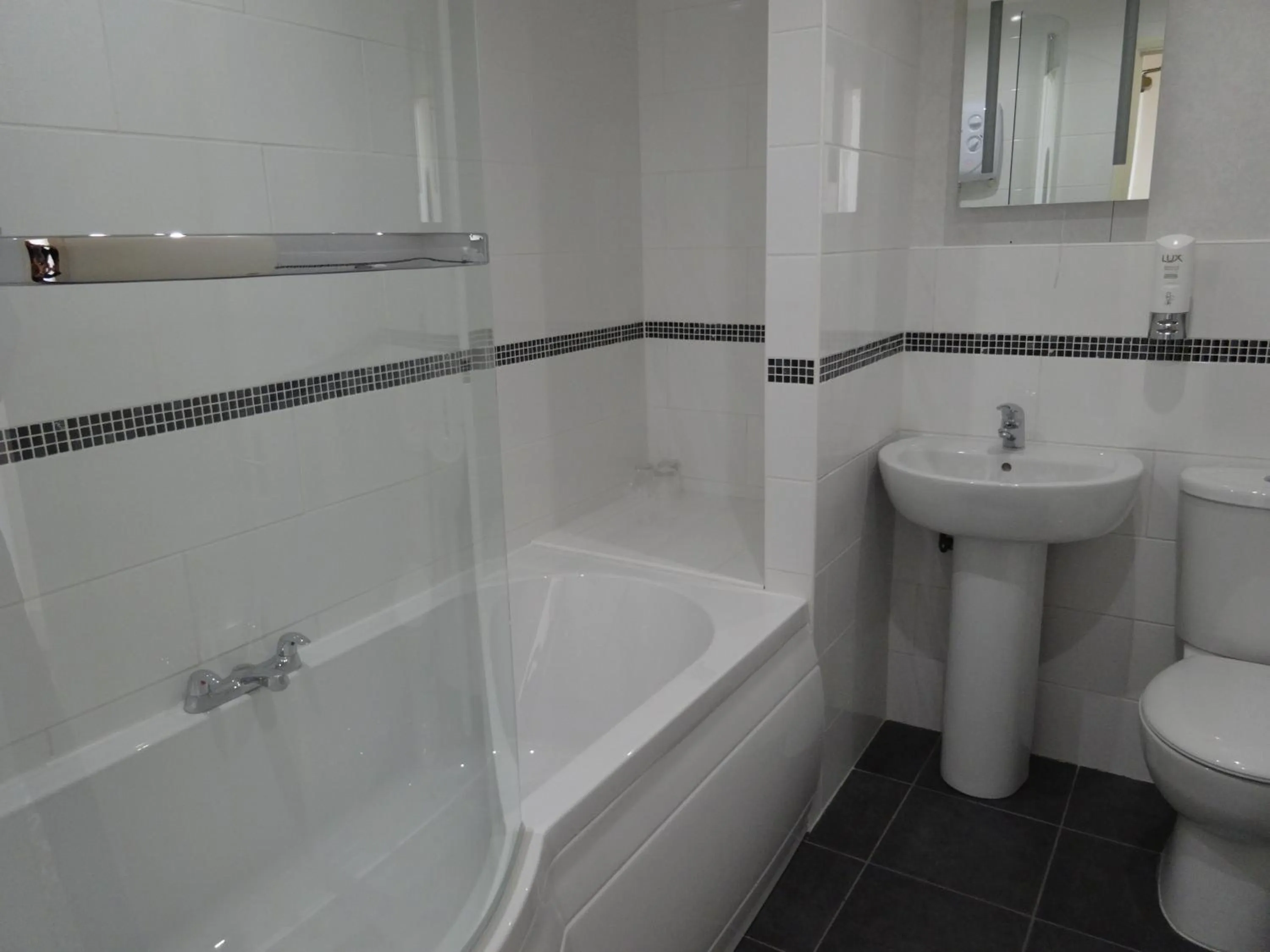 Bathroom in Waverley Hotel