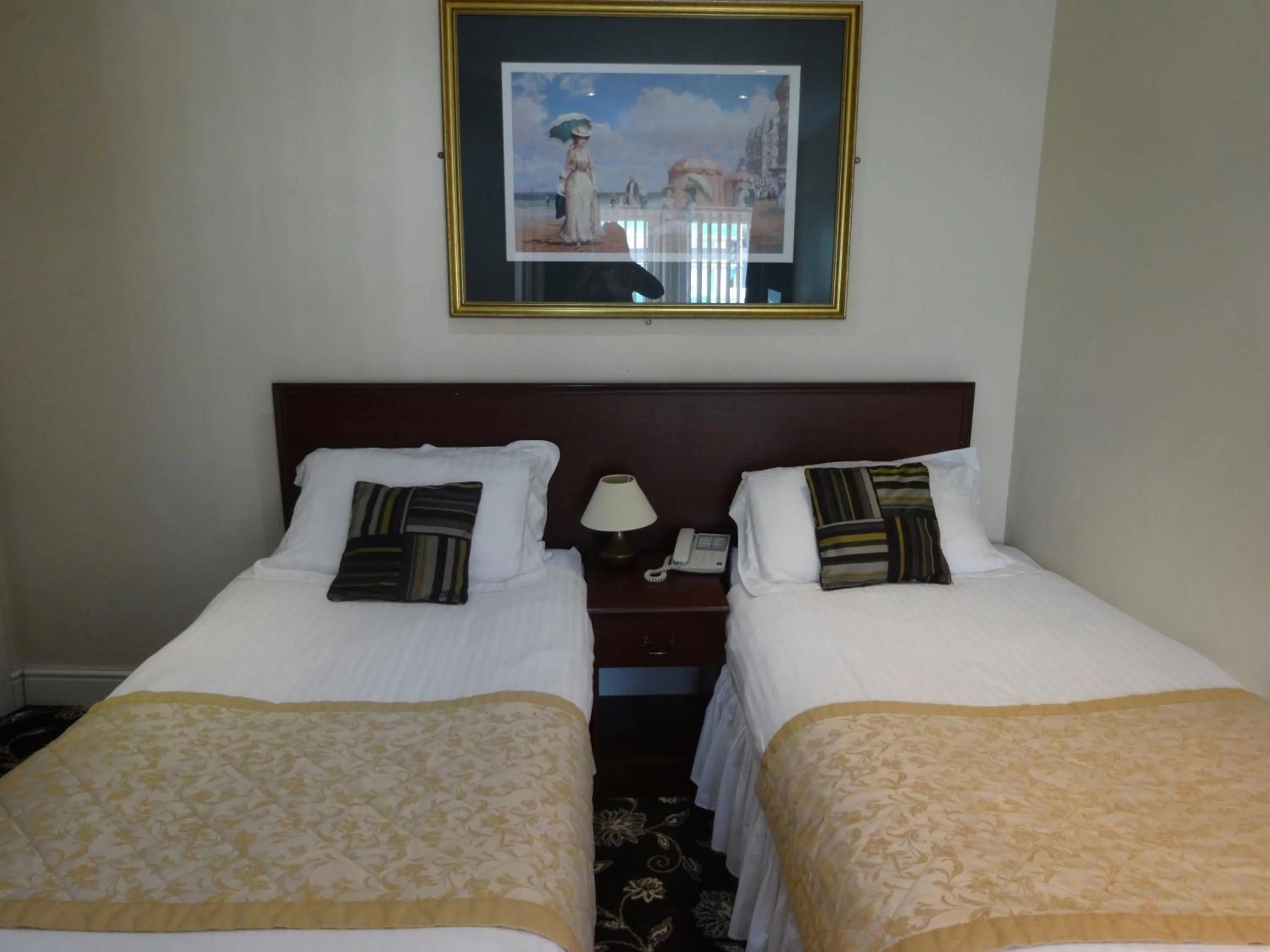 Bed in Waverley Hotel