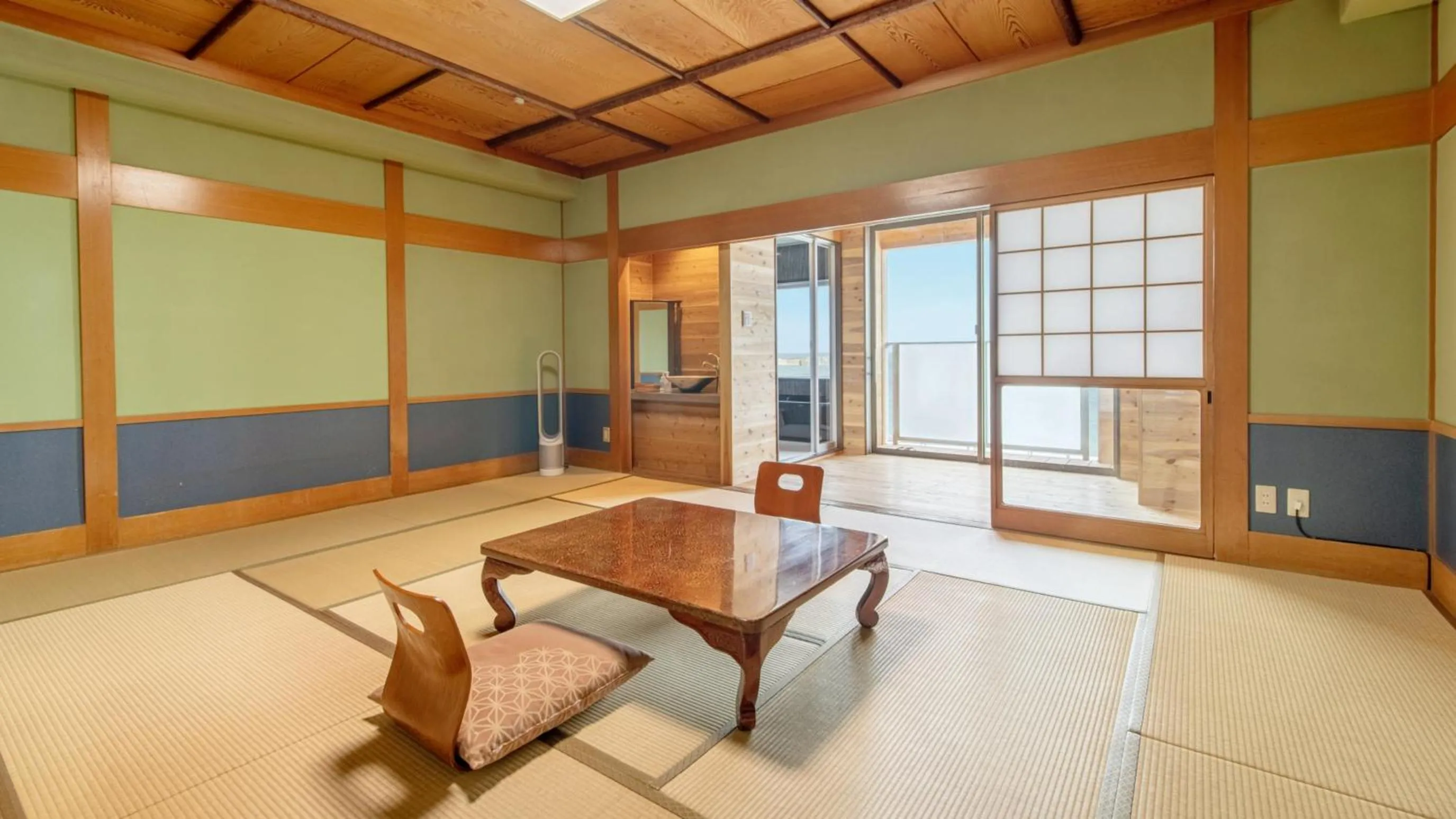 Photo of the whole room in Genkai Ryokan