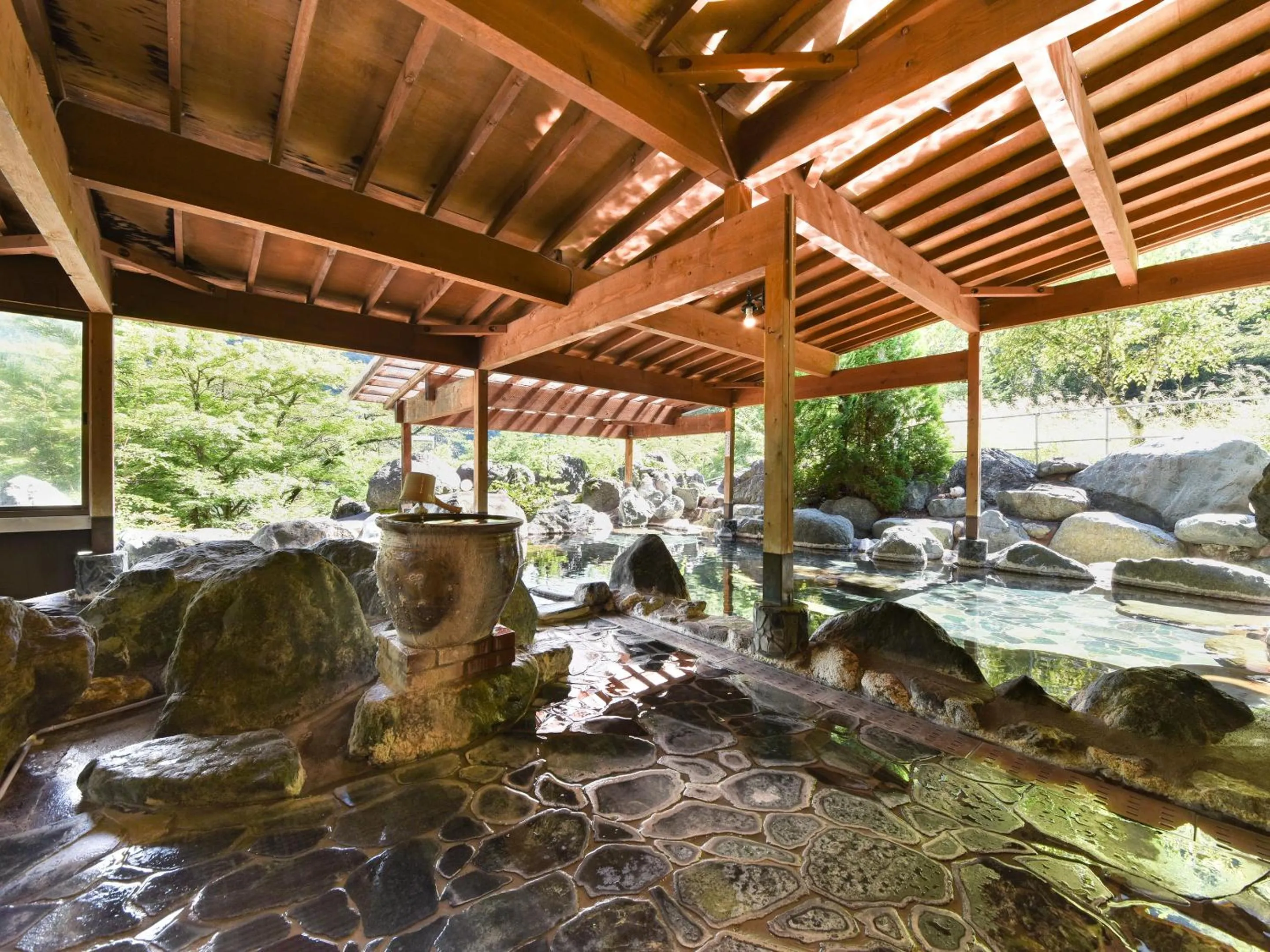 Hot Spring Bath in Iwazonokan