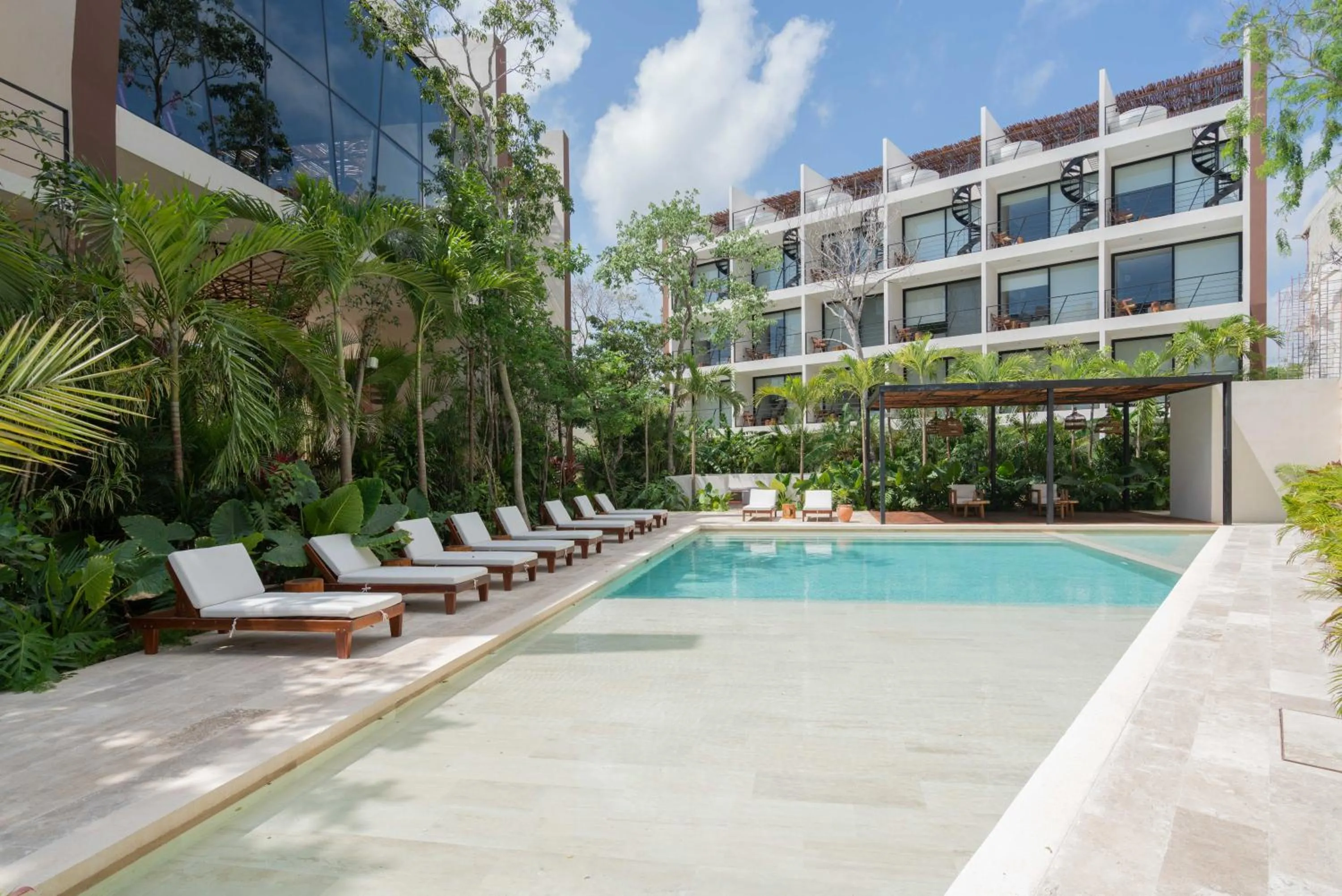 Swimming pool in Chaac