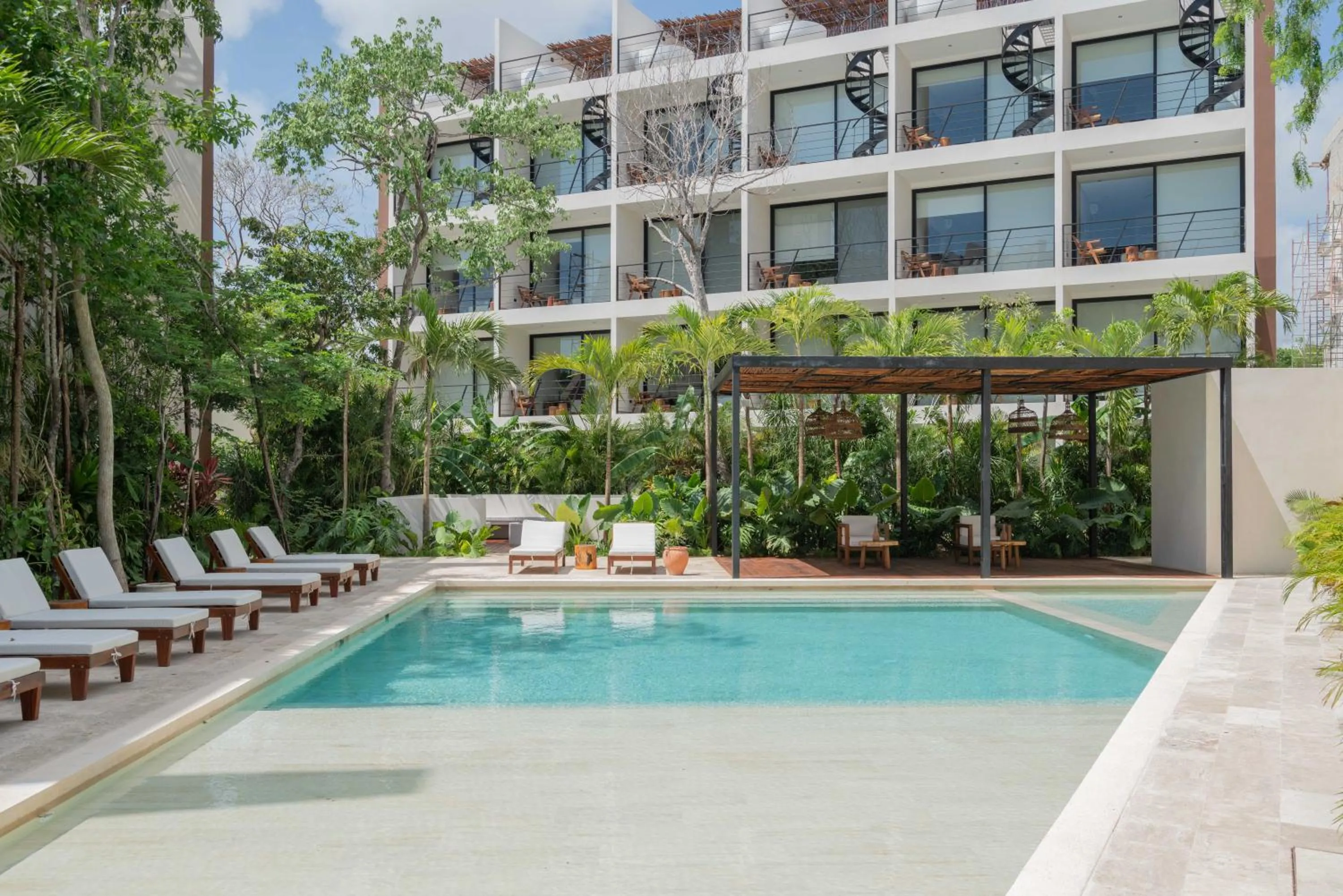 Swimming pool in Chaac